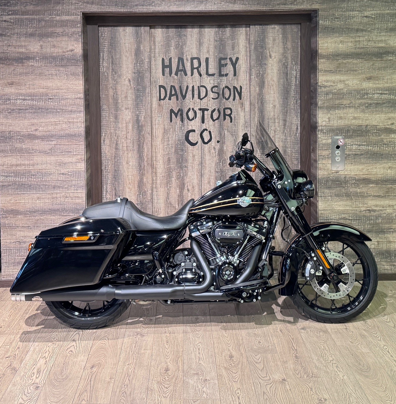 HARLEY-DAVIDSON FLHRXS Road King Special 114