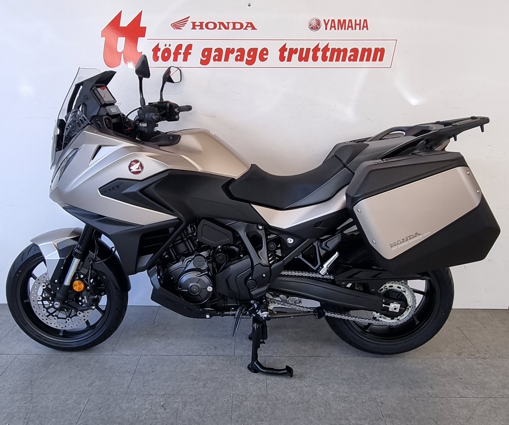HONDA NT 1100 DCT-showroom-element-1