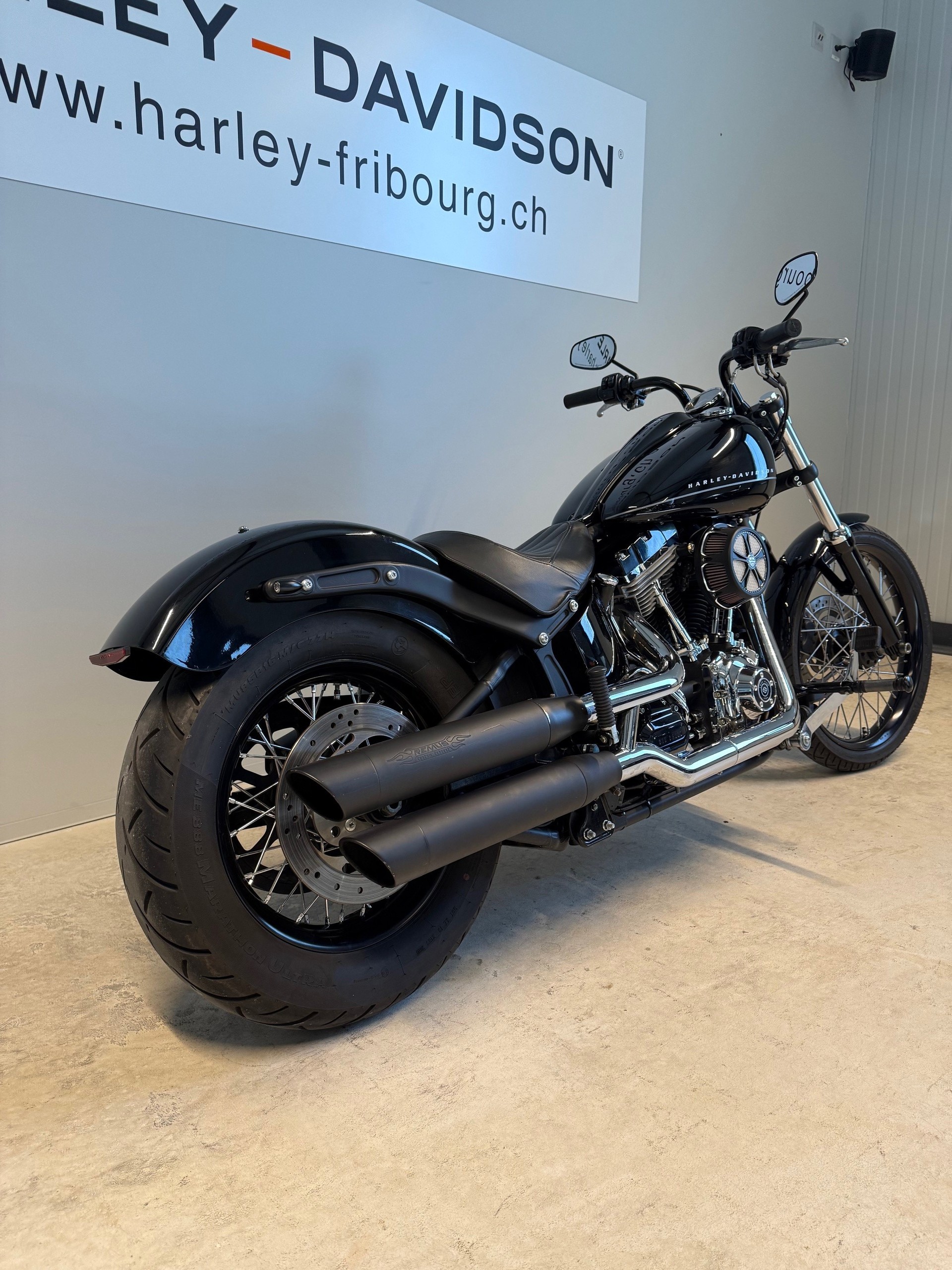 HARLEY-DAVIDSON FXS Blackline ABS-showroom-element-2