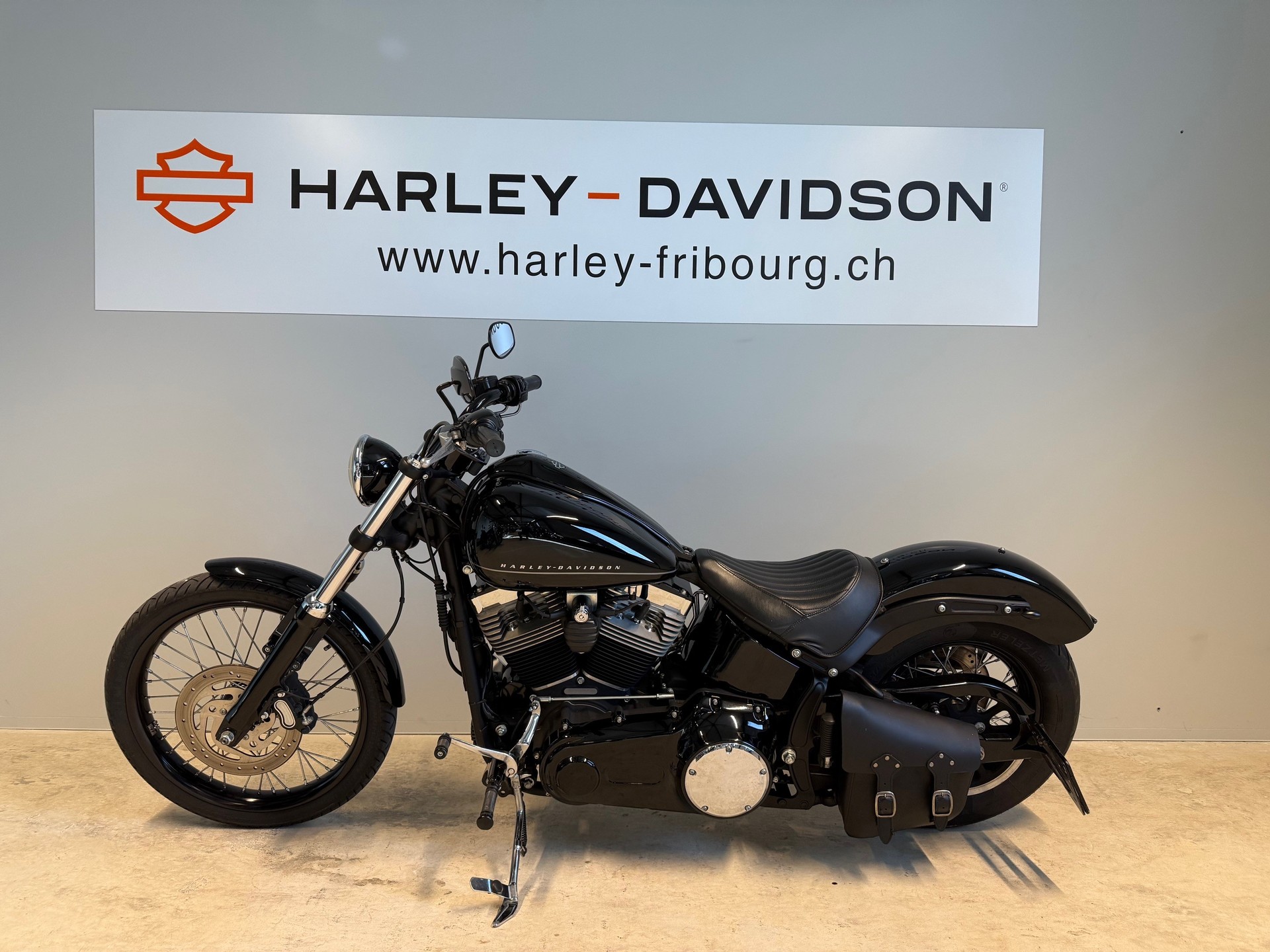 HARLEY-DAVIDSON FXS Blackline ABS-showroom-element-3