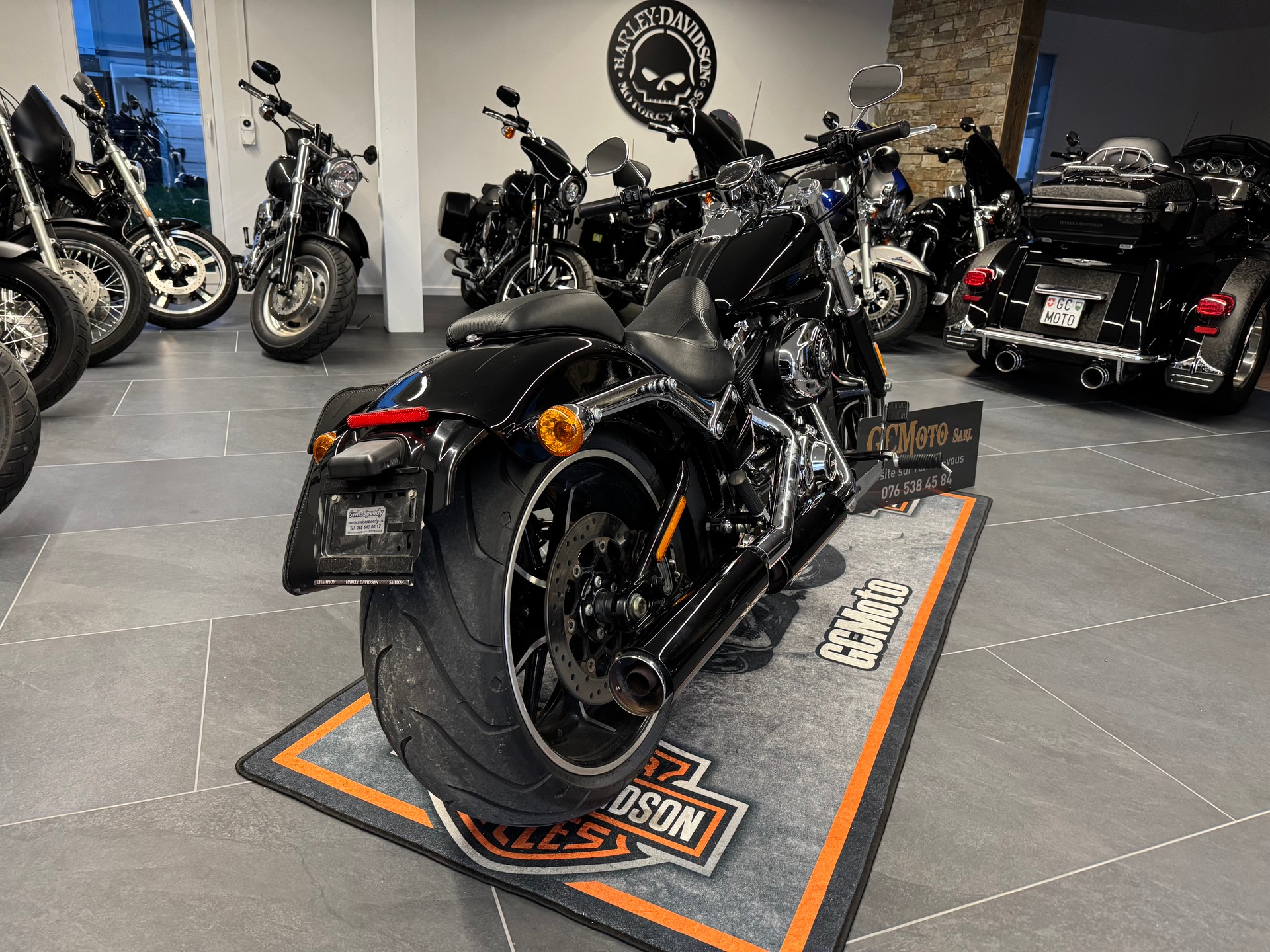 HARLEY-DAVIDSON FXSB Breakout 103 ABS-showroom-element-2