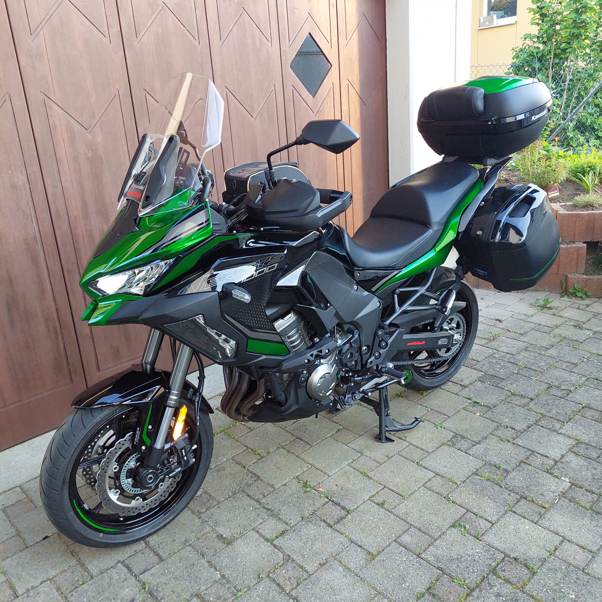 KAWASAKI Versys 1000 SE Grand Tourer ABS mit Leovinci Nero Auspuff