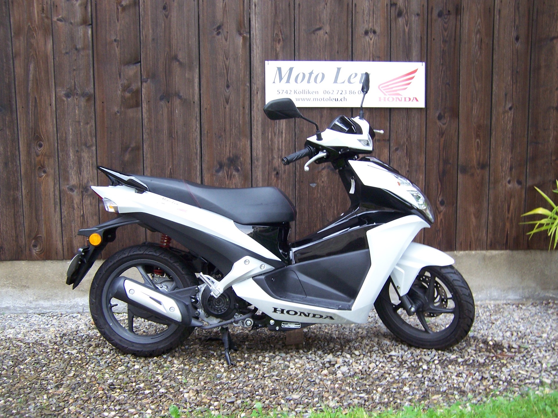 HONDA NSC Vision 50 R-showroom-element-3