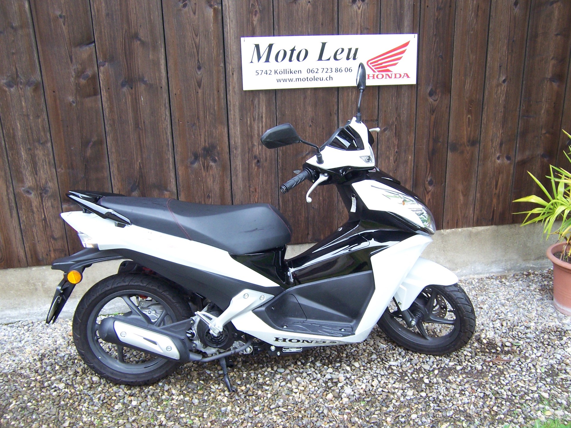 HONDA NSC Vision 50 R-showroom-element-2