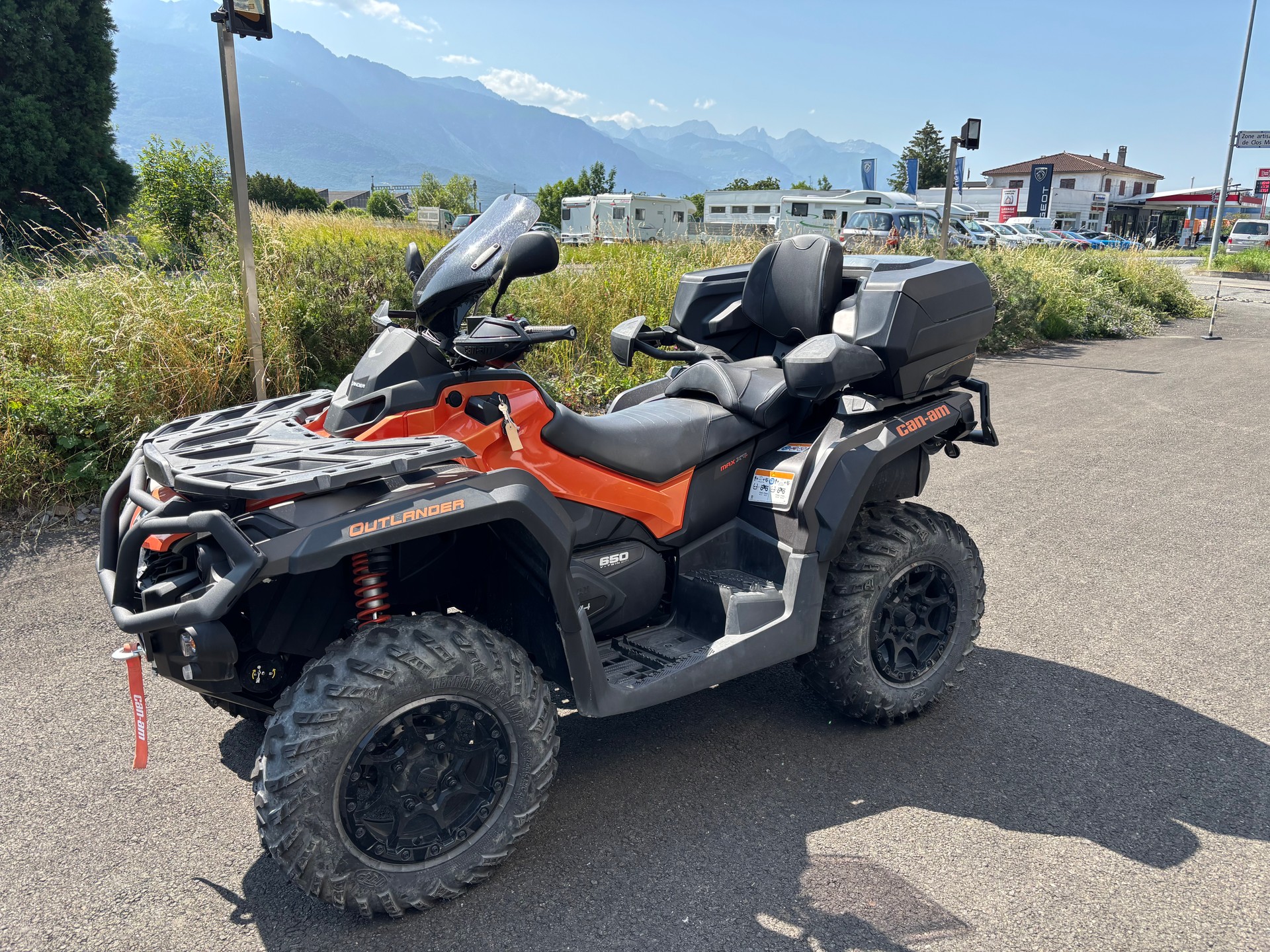 CAN-AM Outlander Max XT-P 650 4x4-image-0