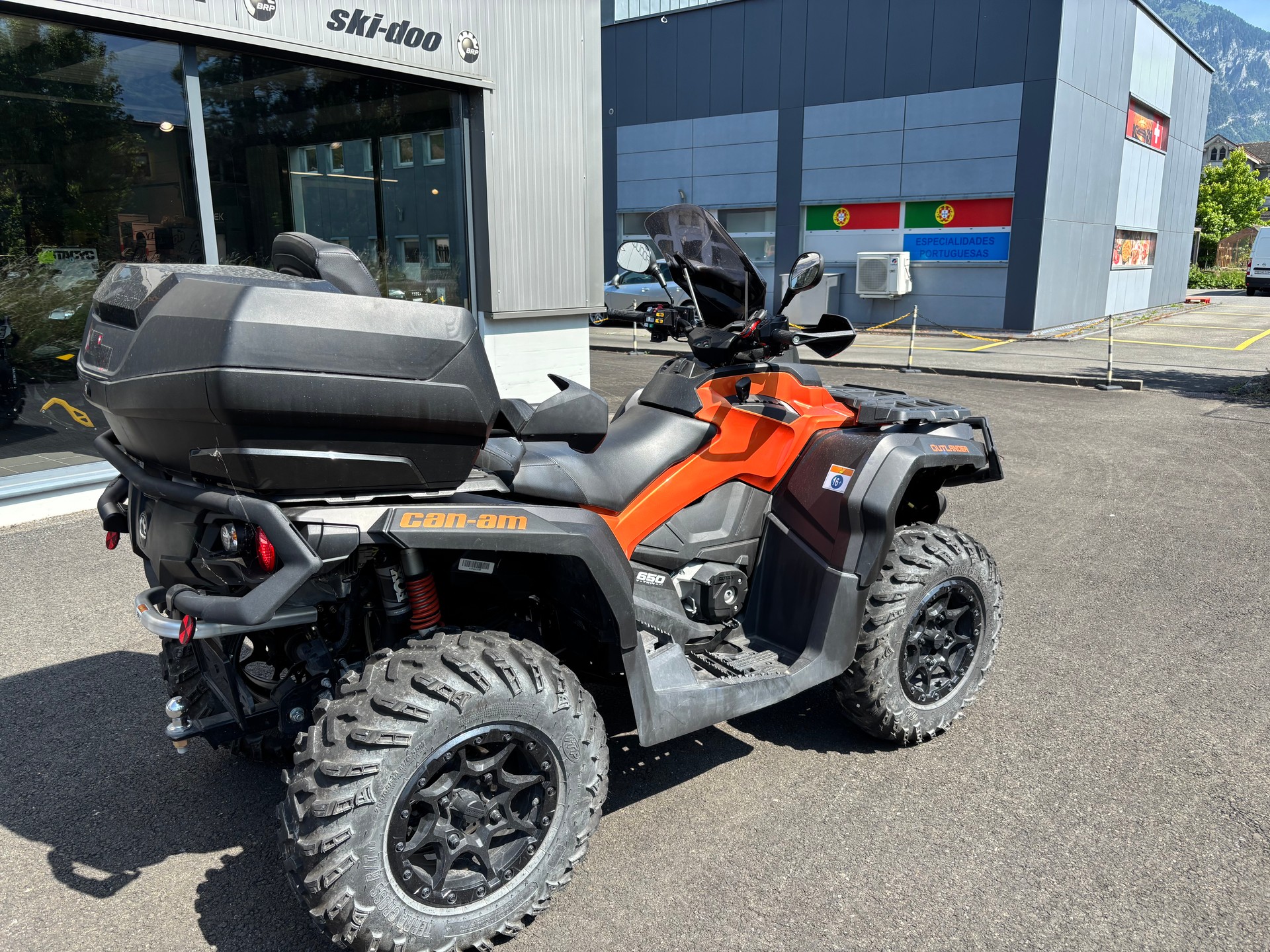 CAN-AM Outlander Max XT-P 650 4x4-image-1