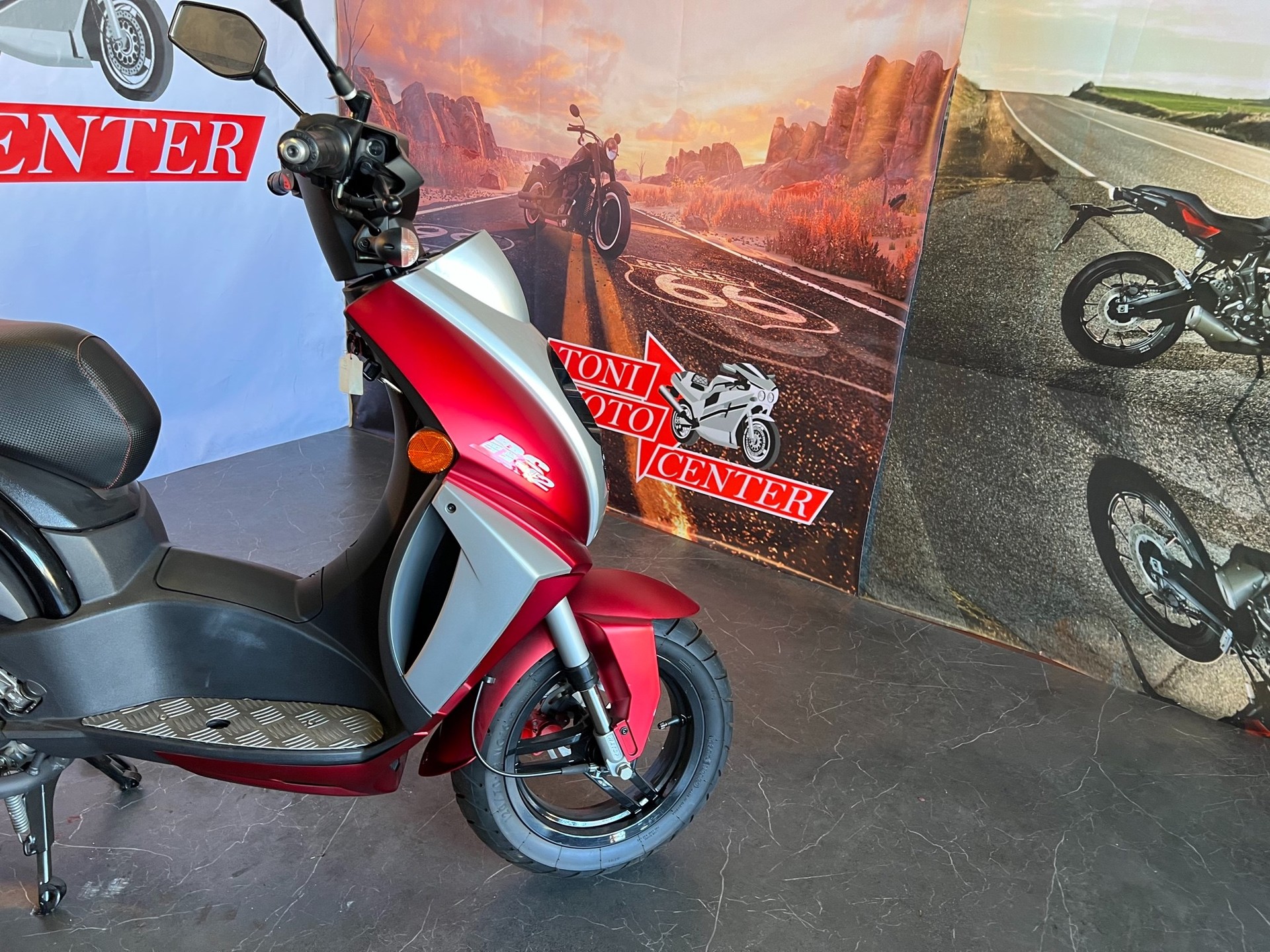 PEUGEOT Blaster 50cc-showroom-element-2