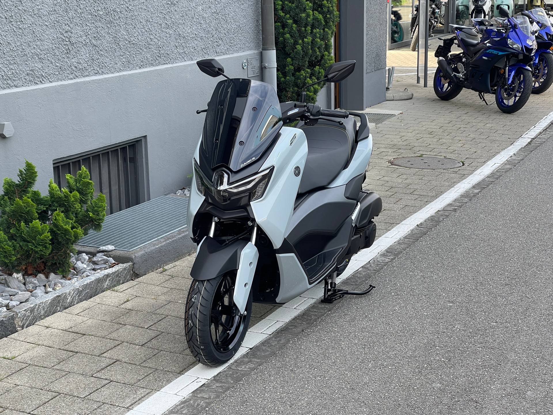 YAMAHA NMAX 125 TECH MAX-showroom-element-1
