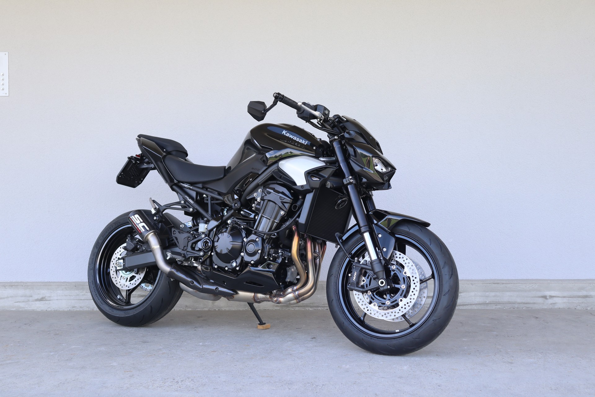 KAWASAKI Z 900-showroom-element-1