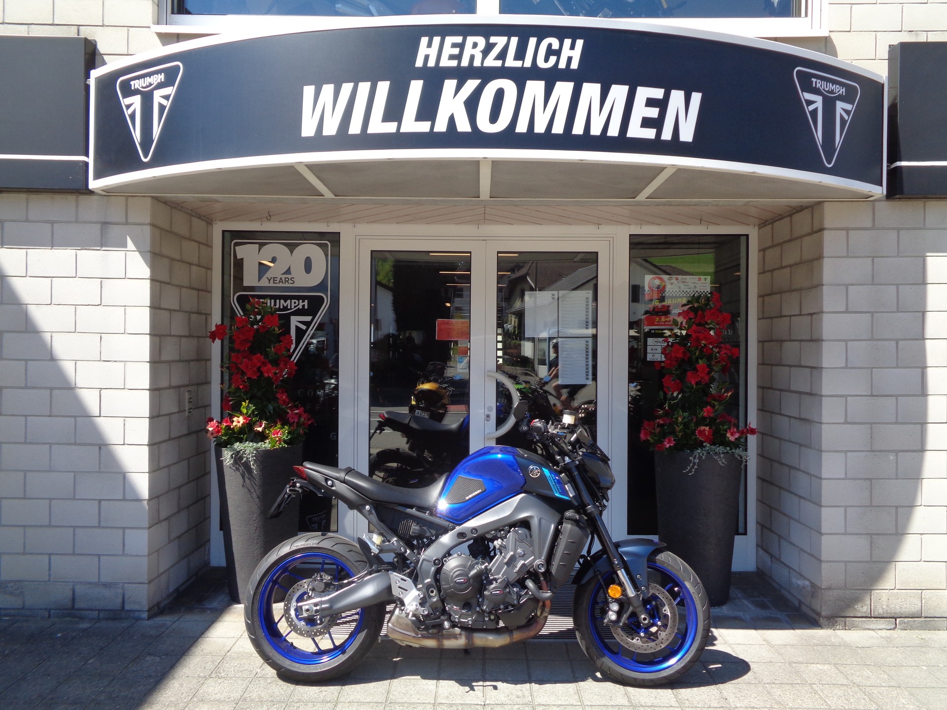 YAMAHA MT-09