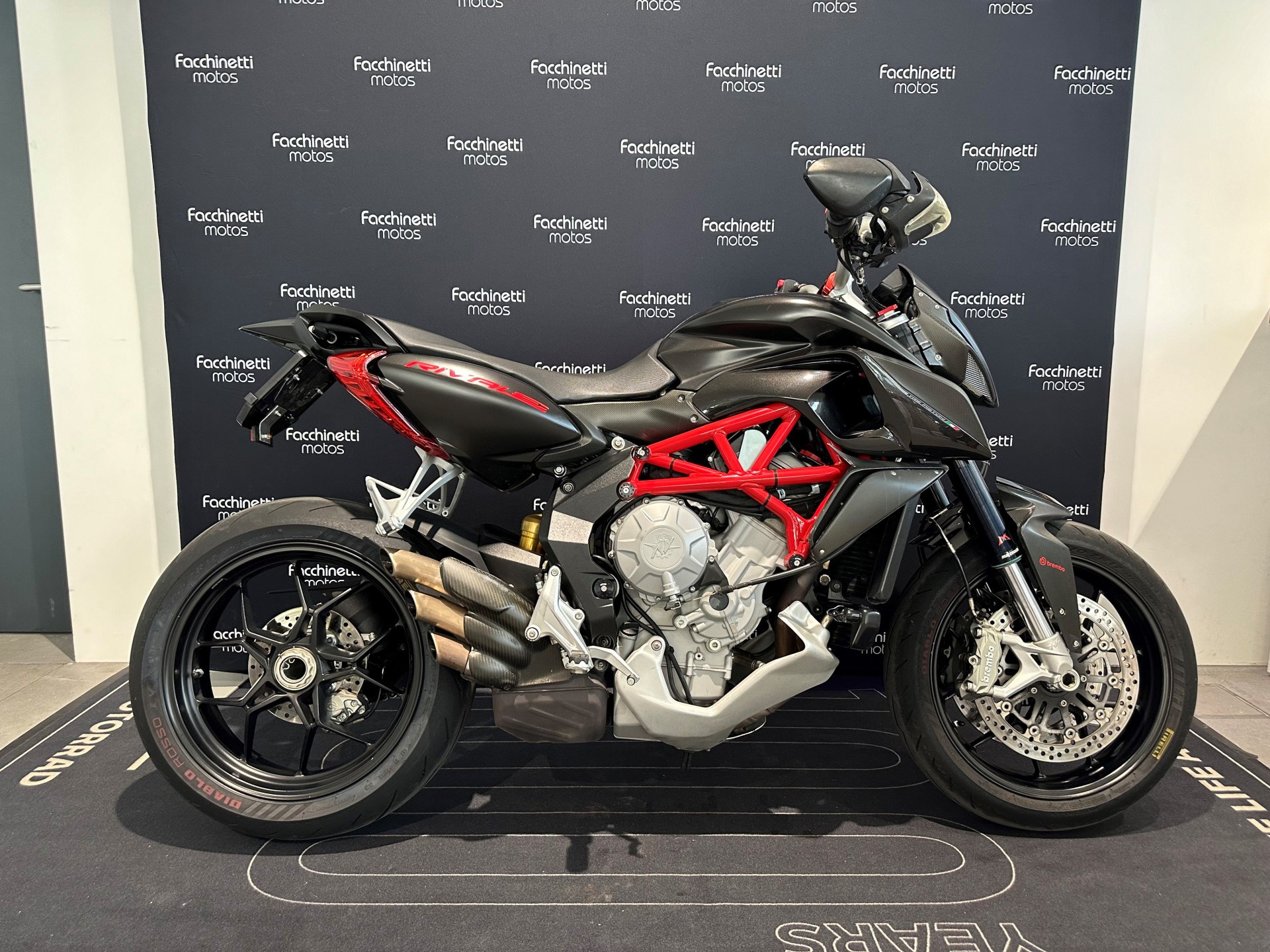 MV AGUSTA Rivale 800