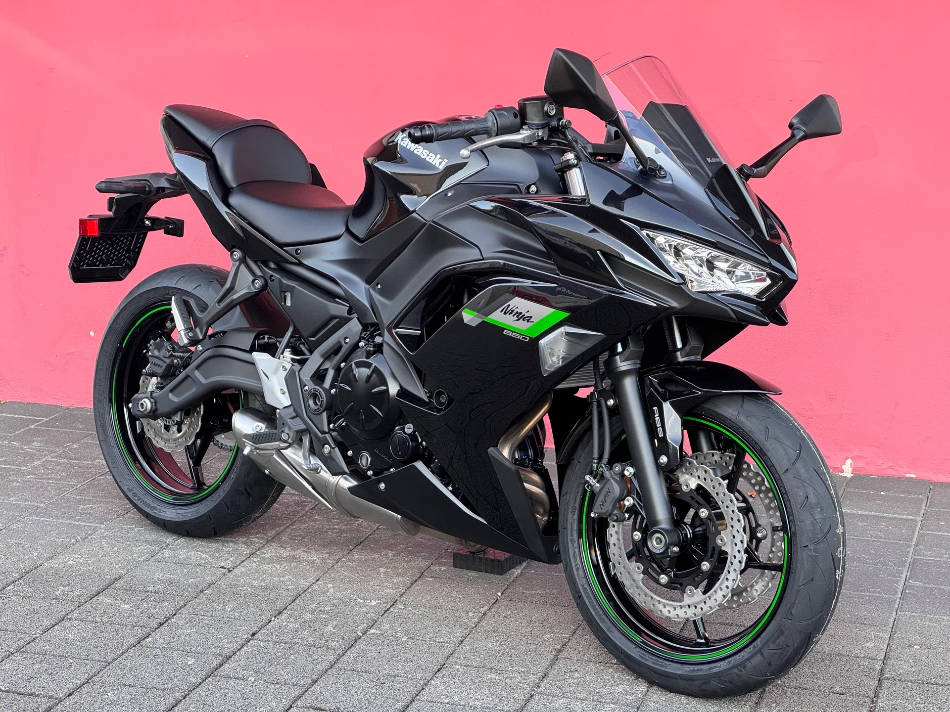 KAWASAKI Ninja 650-showroom-element-1