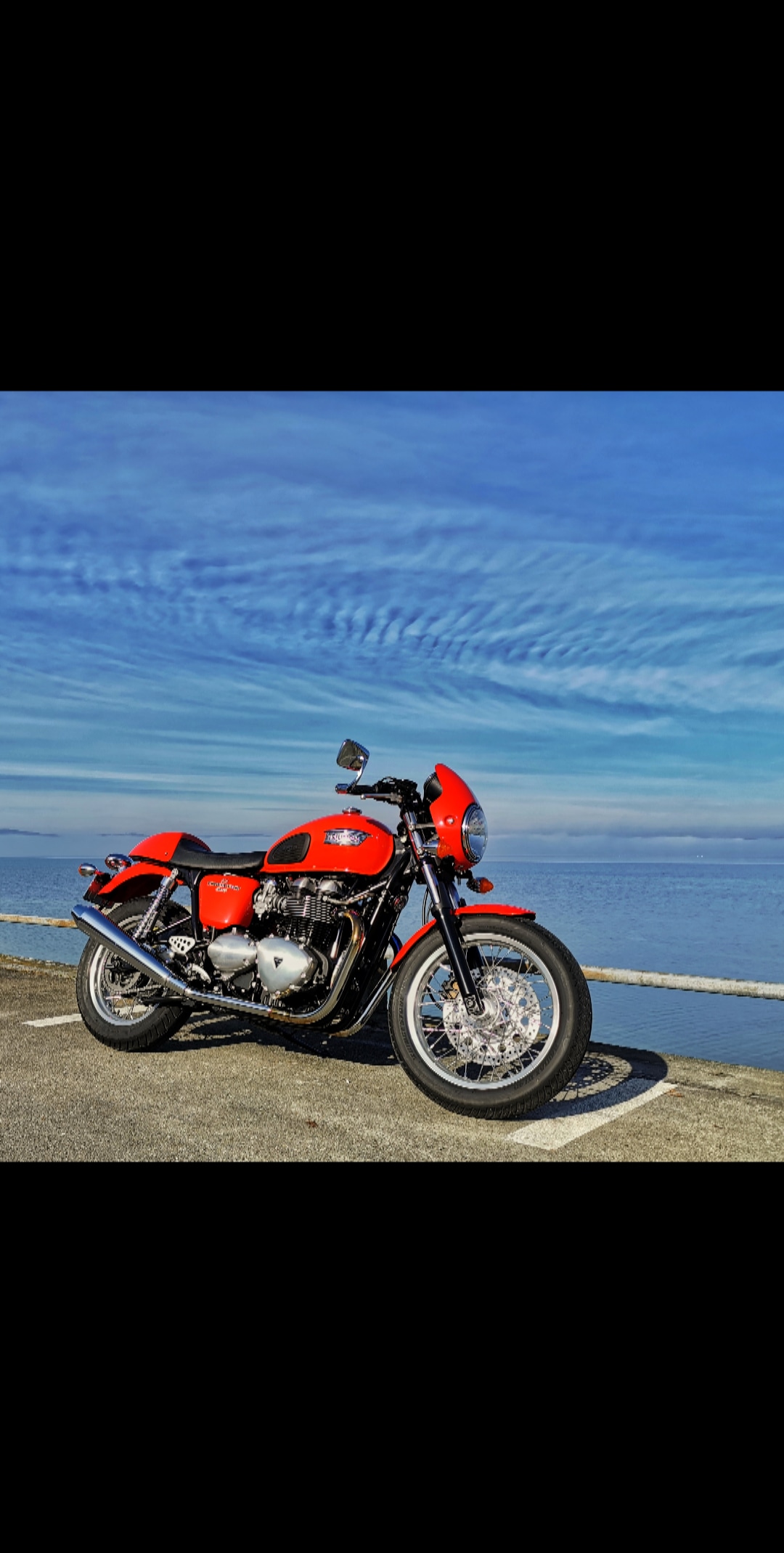 TRIUMPH Thruxton 900 i-image-4