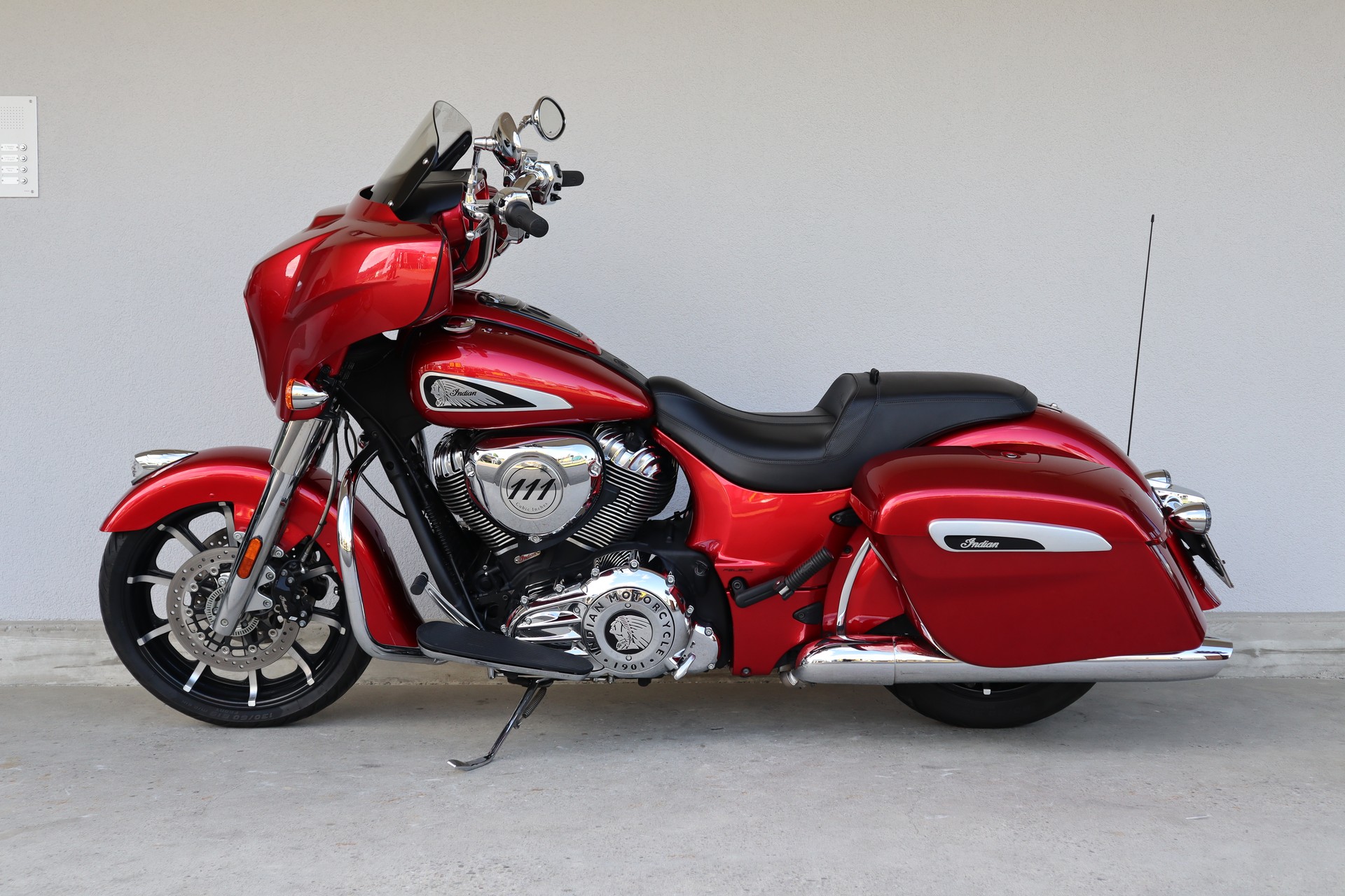 INDIAN Chieftain Limited-showroom-element-3