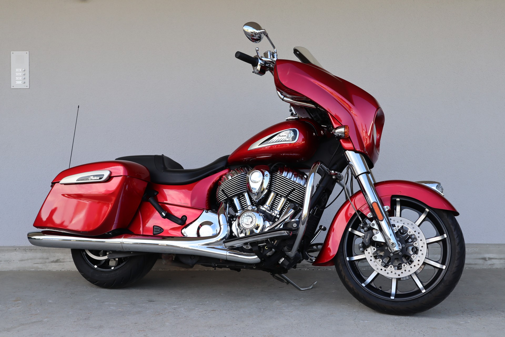 INDIAN Chieftain Limited-showroom-element-1