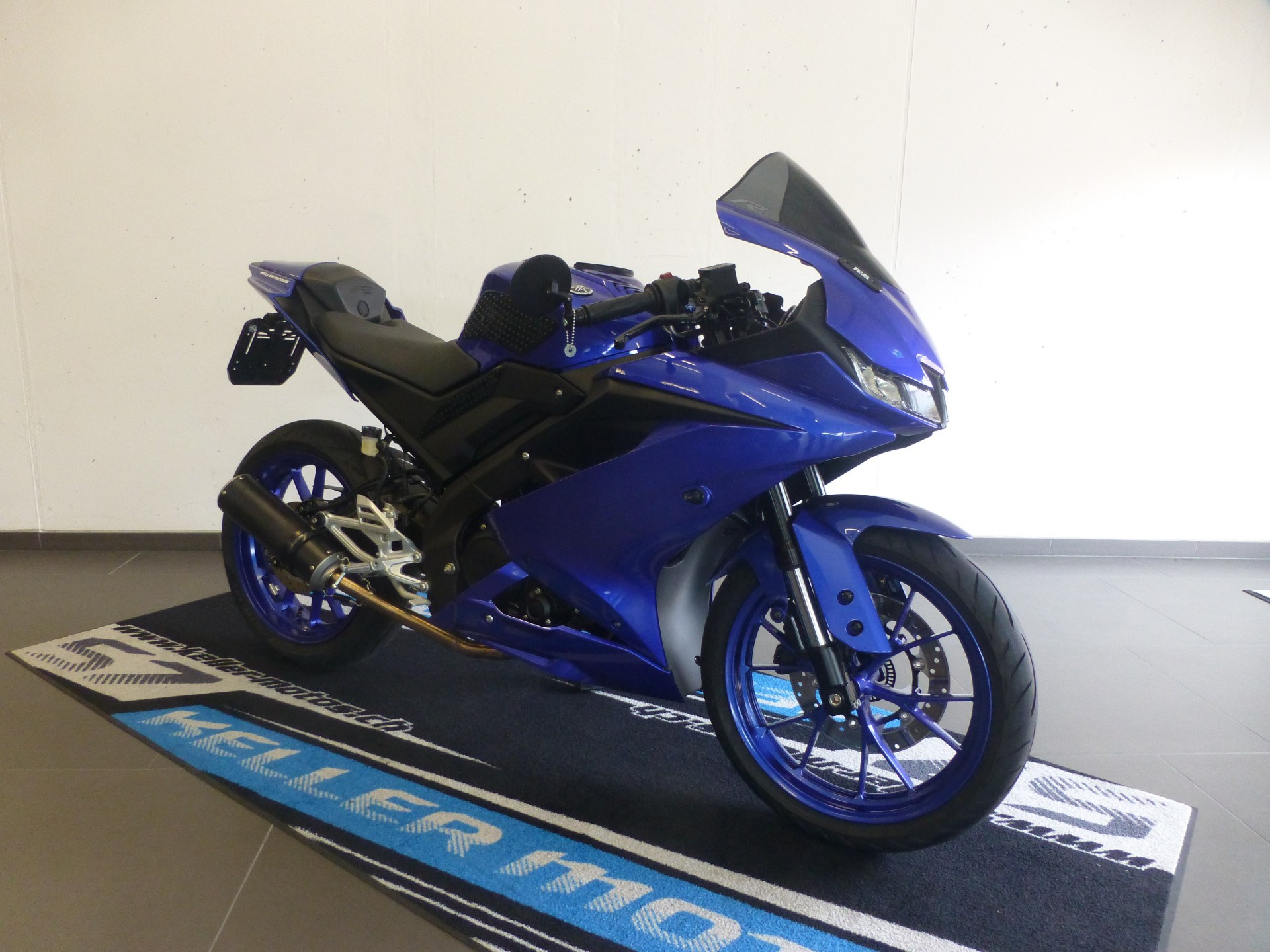 YAMAHA R125-showroom-element-2