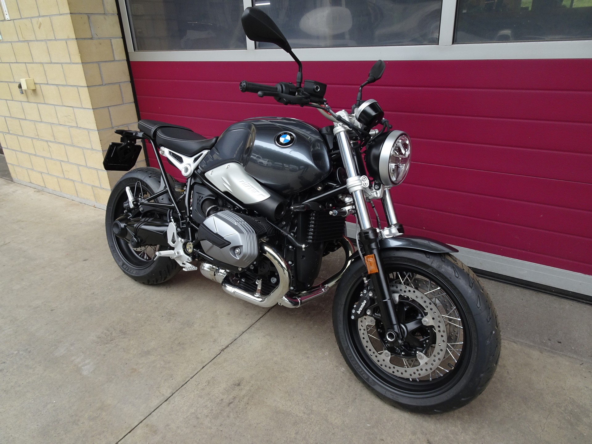 BMW R nineT Pure A2 (35kW)-showroom-element-2