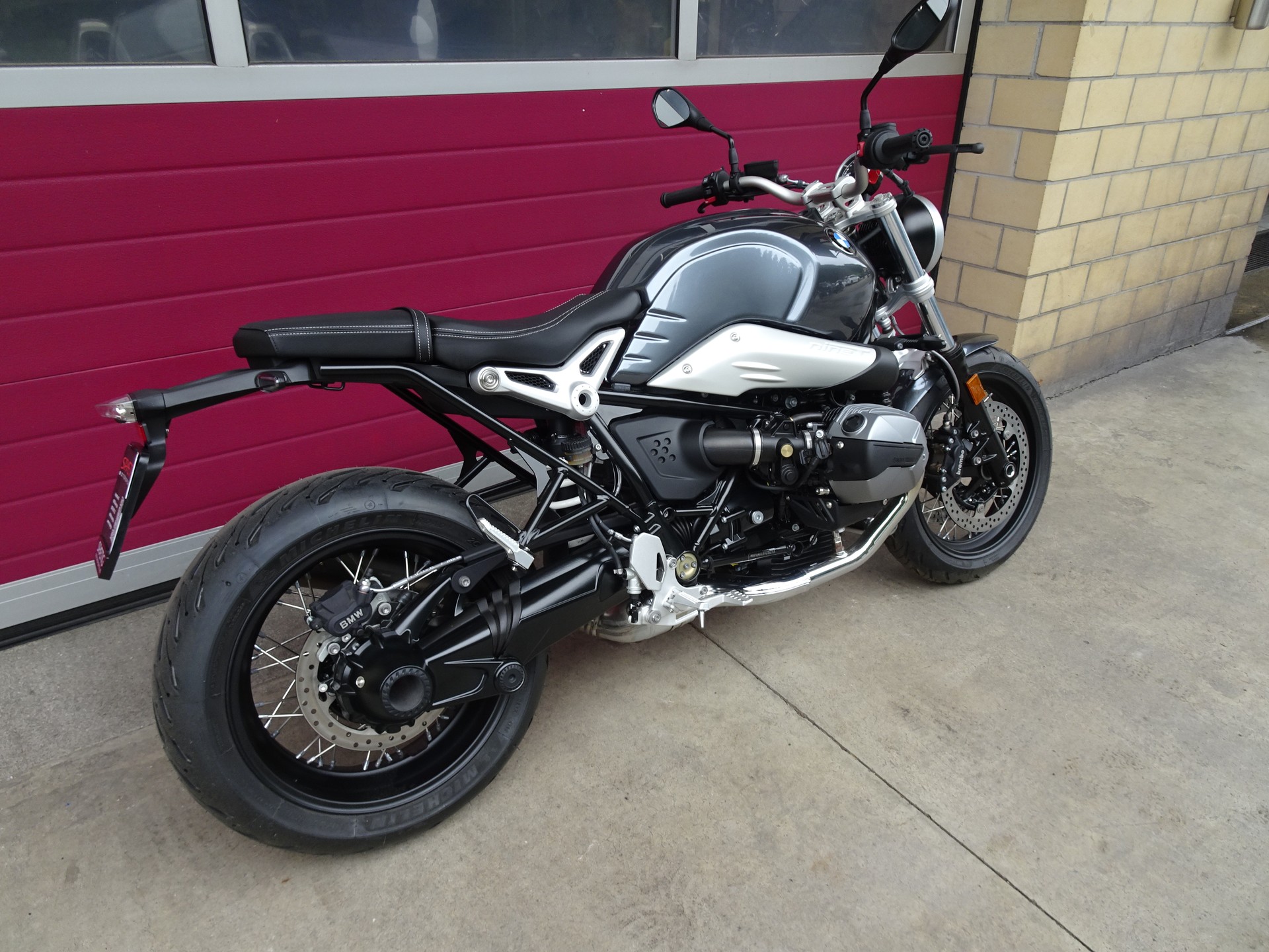 BMW R nineT Pure A2 (35kW)-showroom-element-3