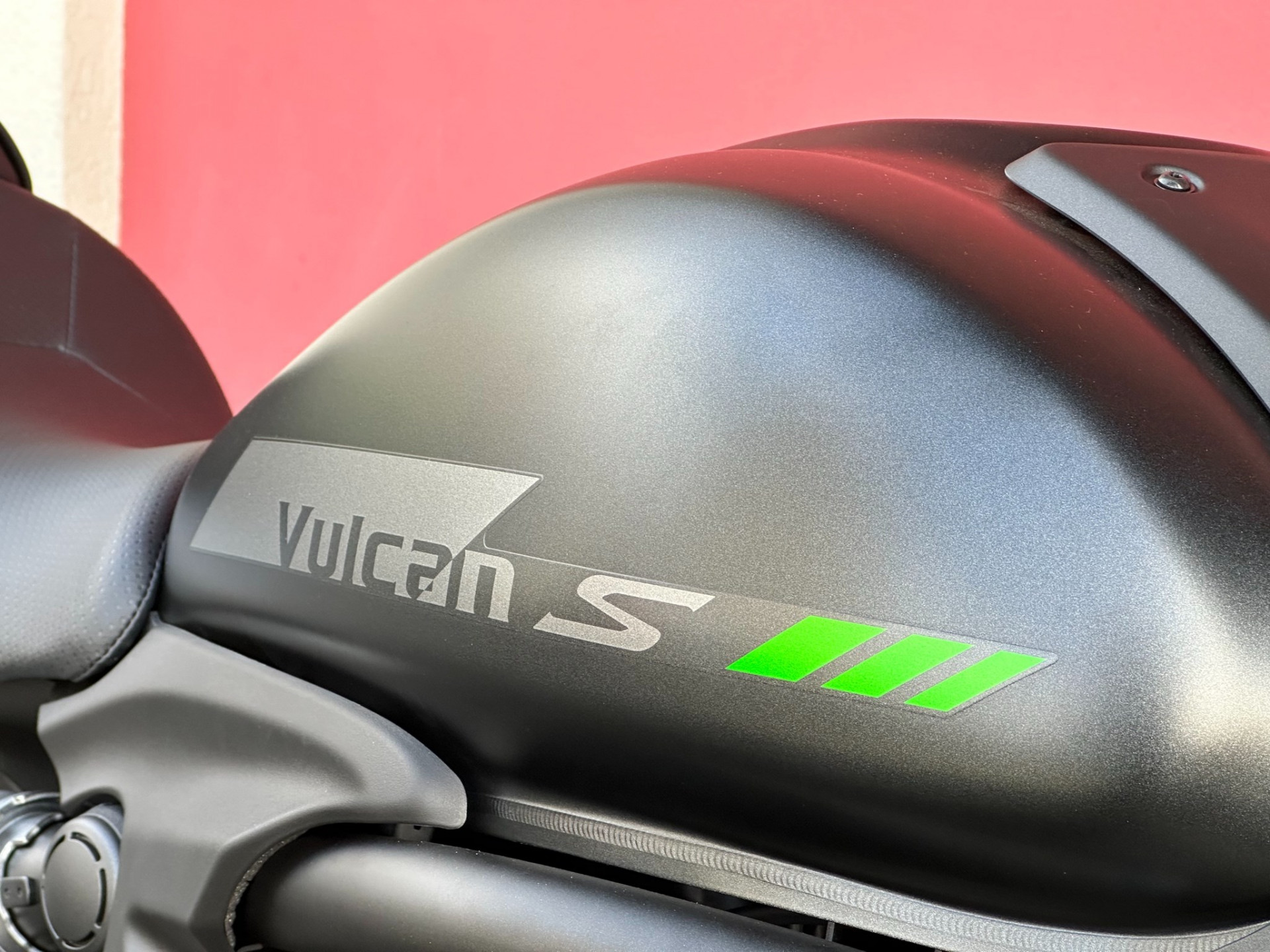 KAWASAKI Vulcan S-showroom-element-3