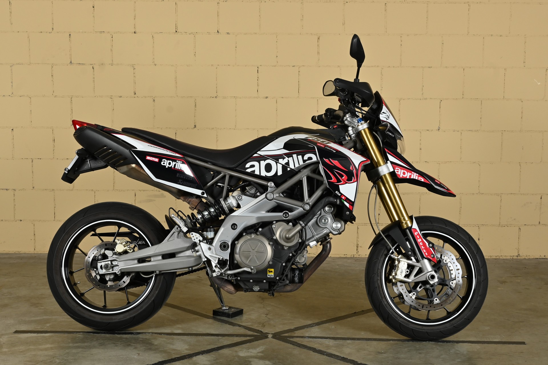 APRILIA Dorsoduro SMV 750