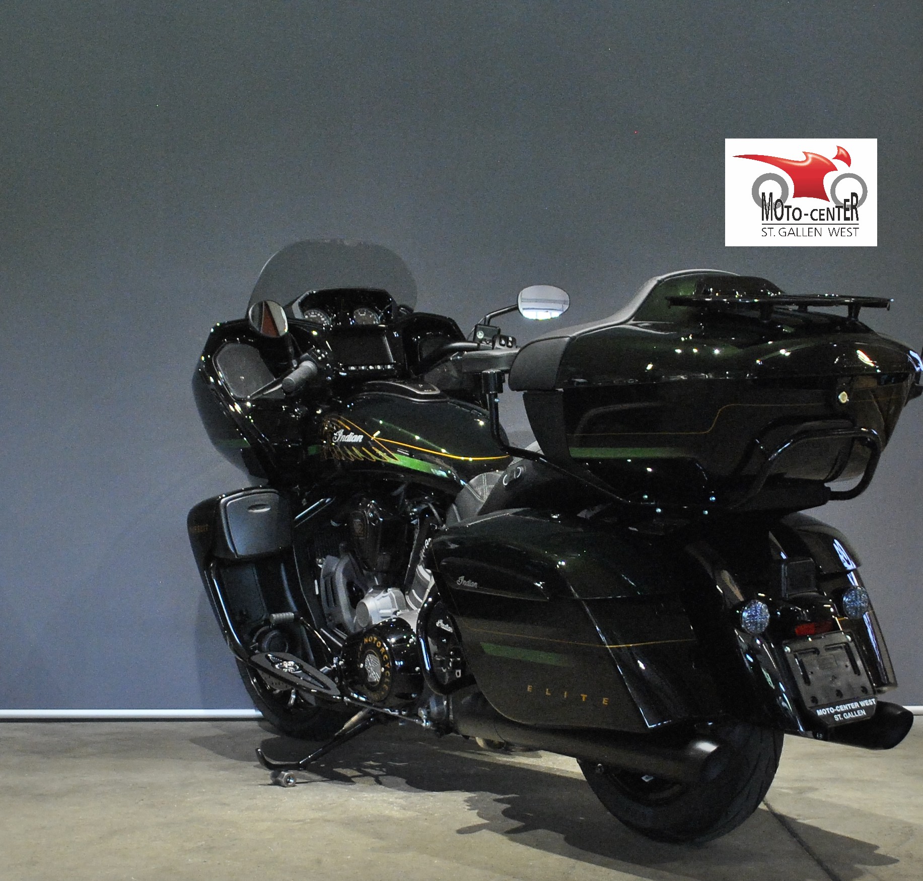 INDIAN Pursuit Elite-showroom-element-3