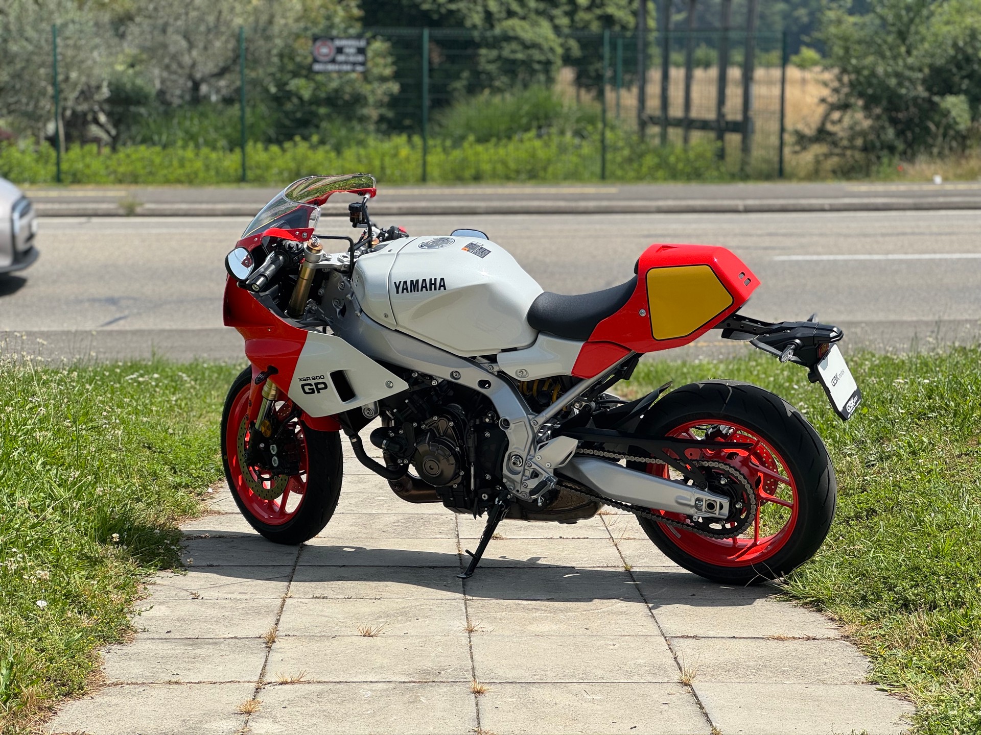 YAMAHA XSR 900 GP-image-3