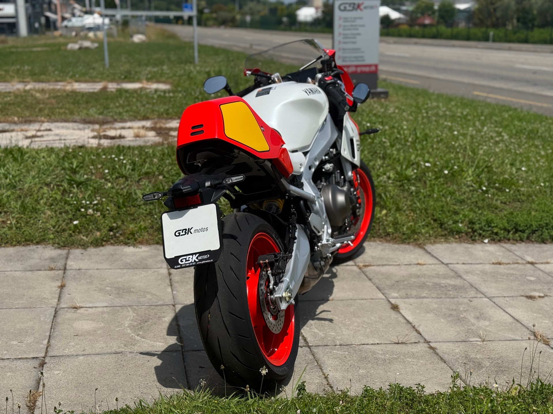 YAMAHA XSR 900 GP-image-2