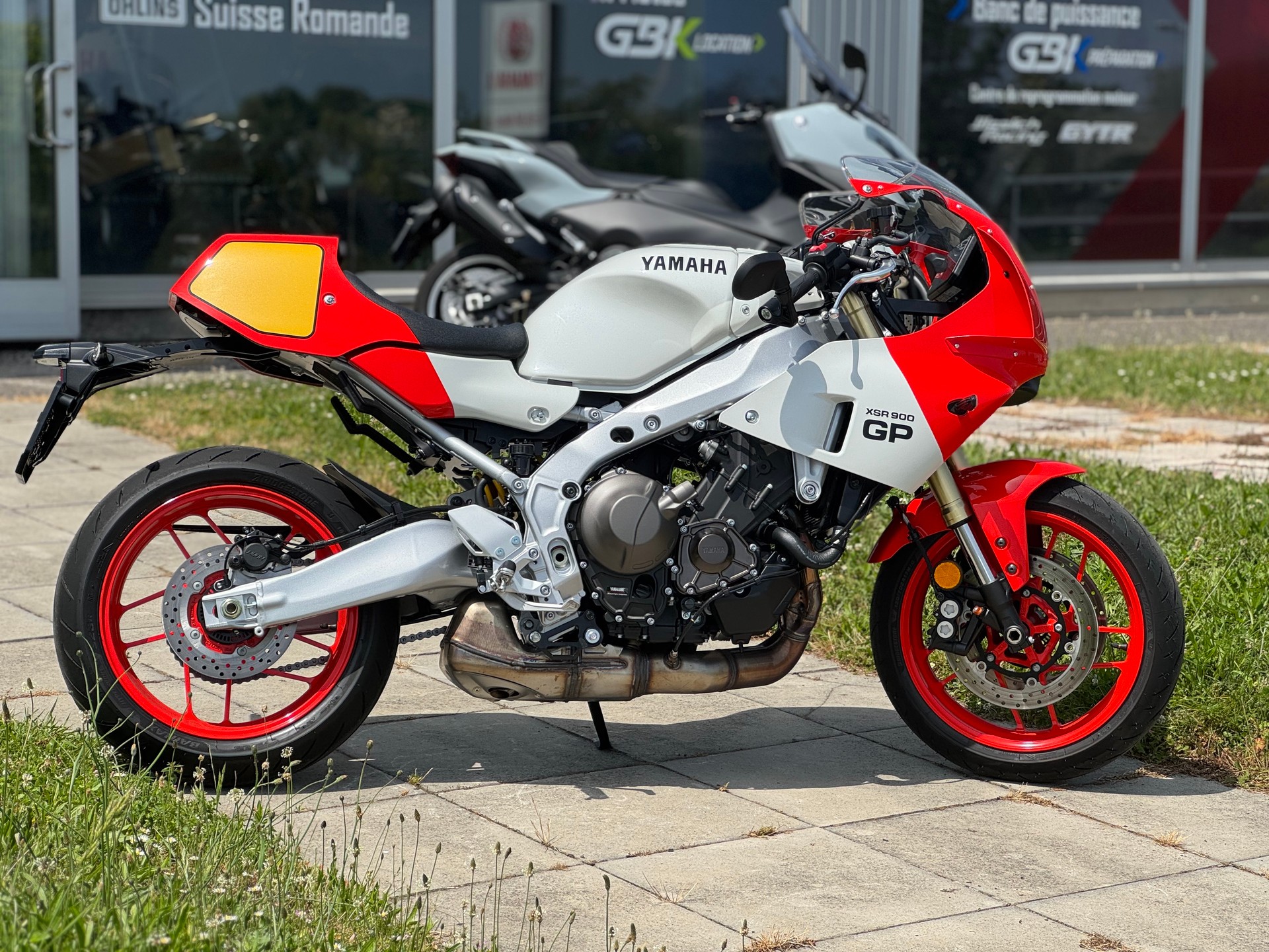 YAMAHA XSR 900 GP-image-1