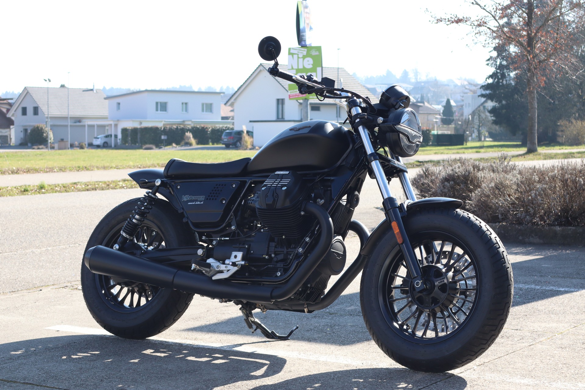 MOTO GUZZI V9 850 Bobber ABS-showroom-element-1