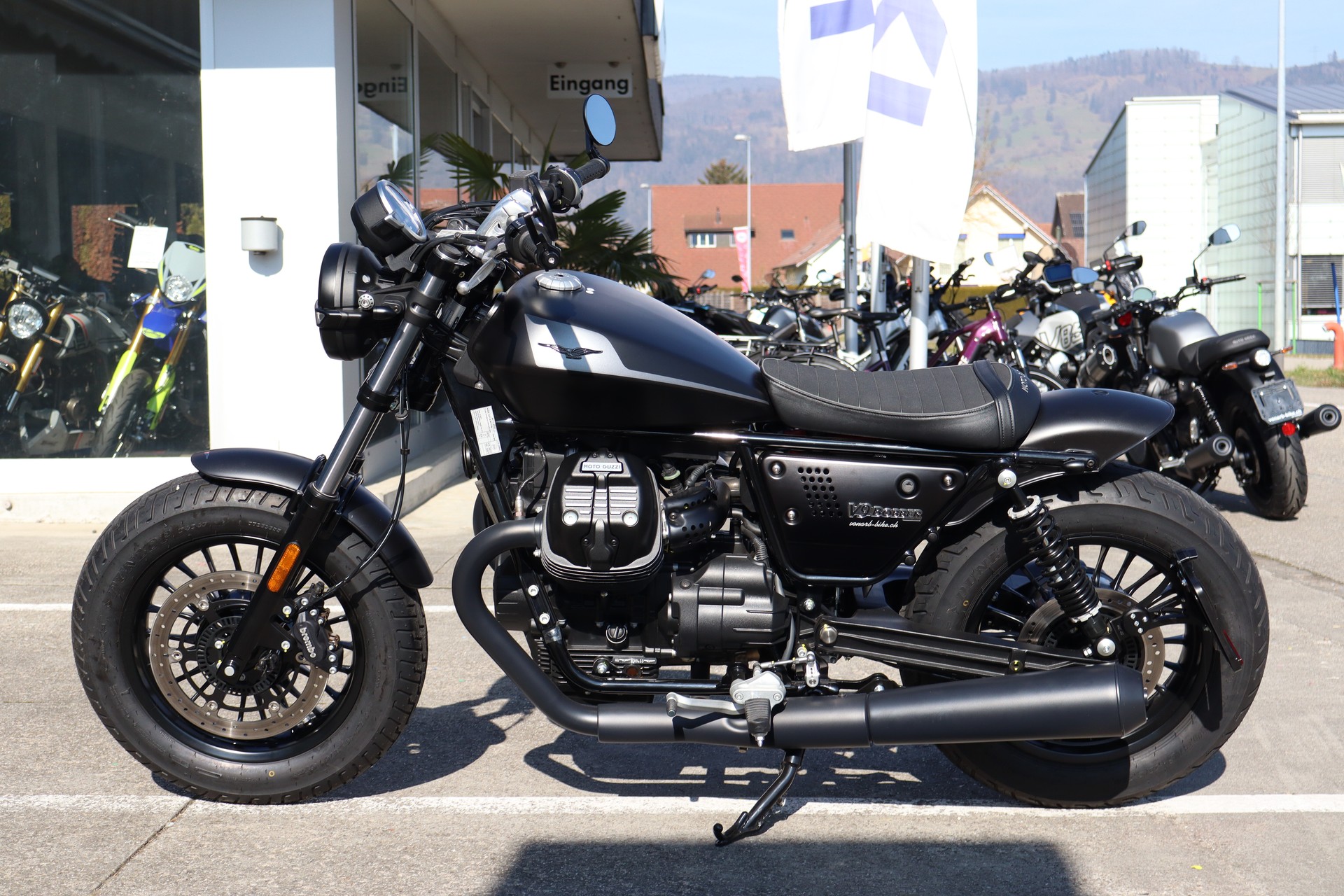 MOTO GUZZI V9 850 Bobber ABS-showroom-element-3