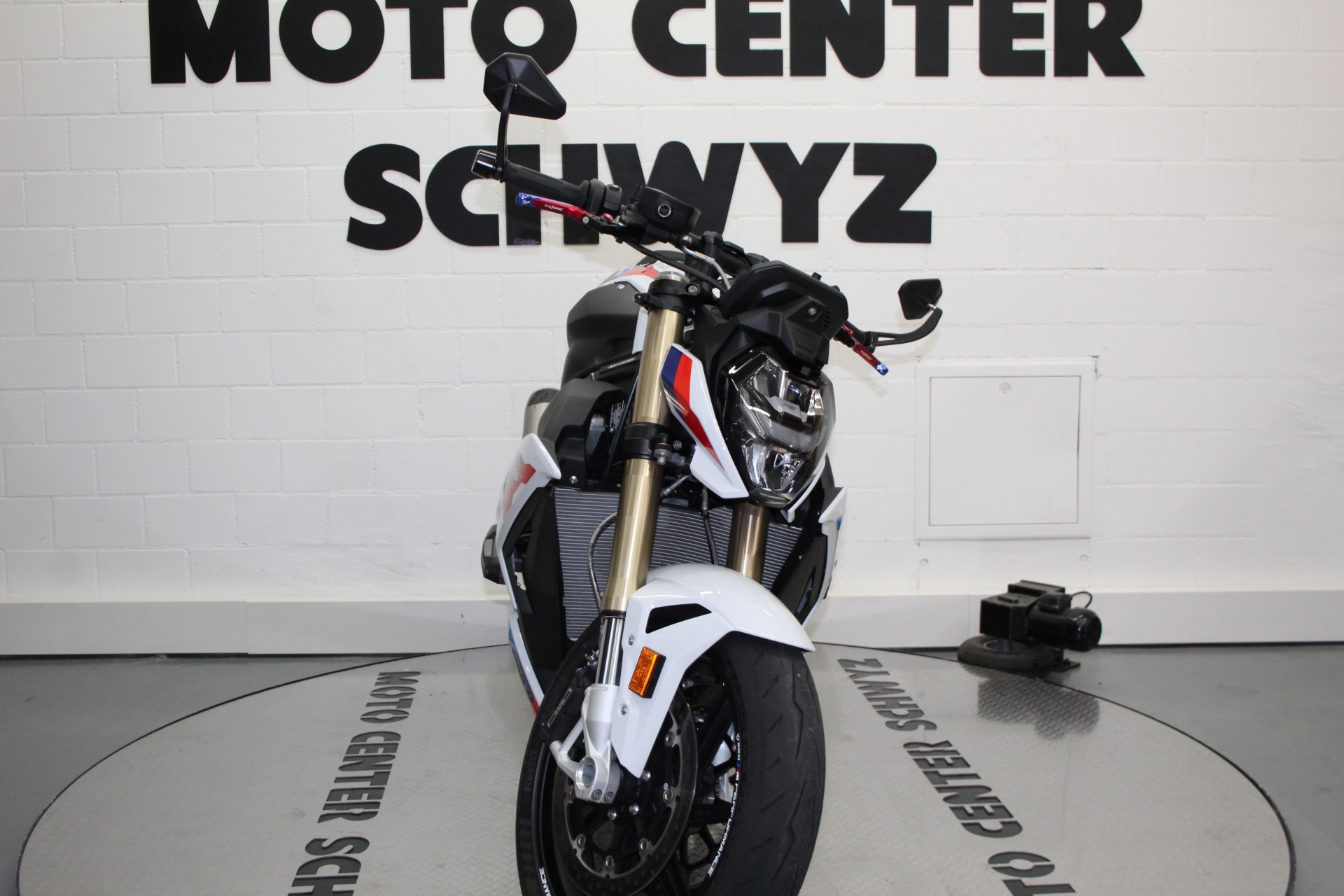 BMW S 1000 R ABS-showroom-element-3