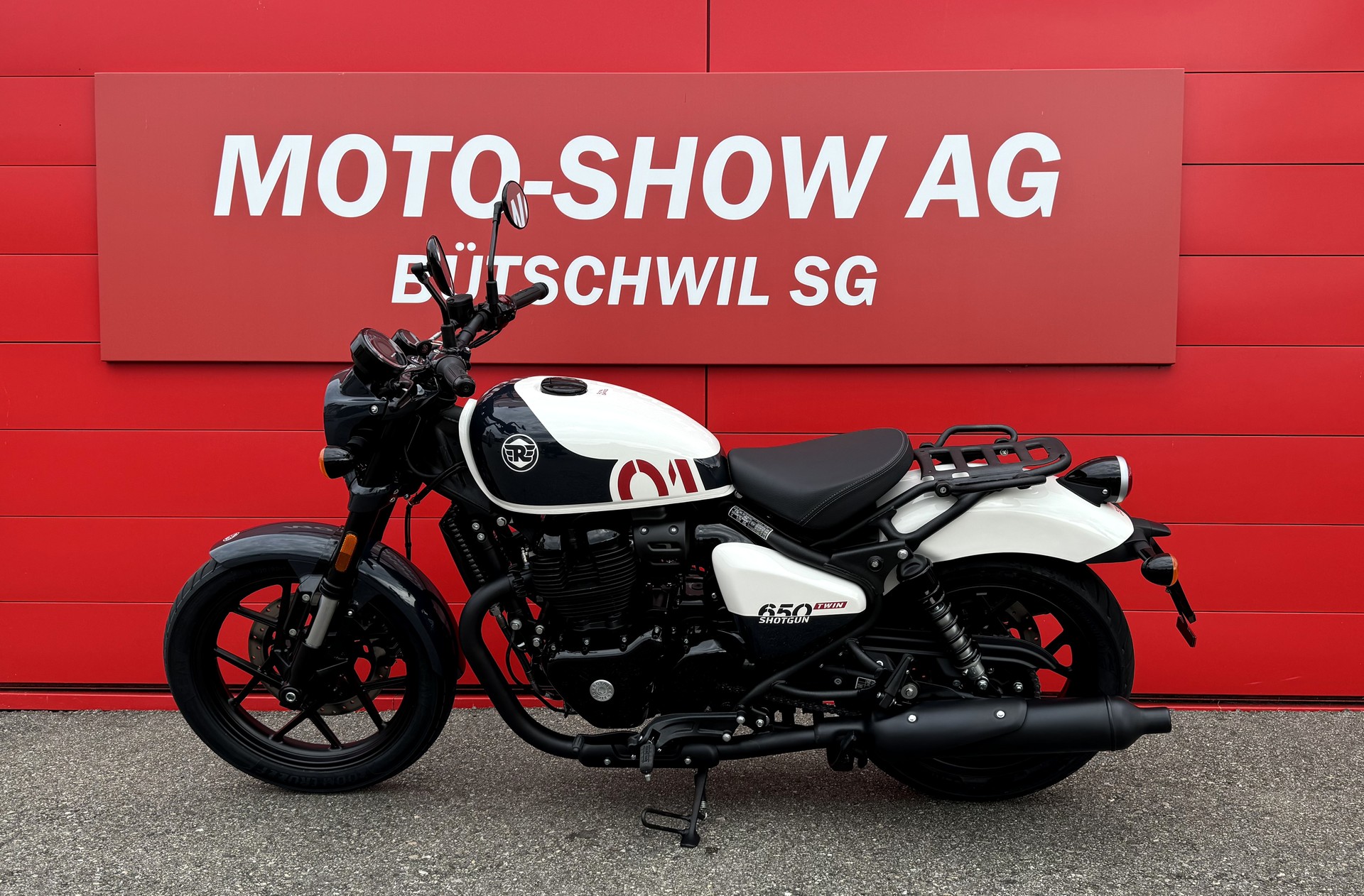 ROYAL ENFIELD SHOTGUN-showroom-element-3