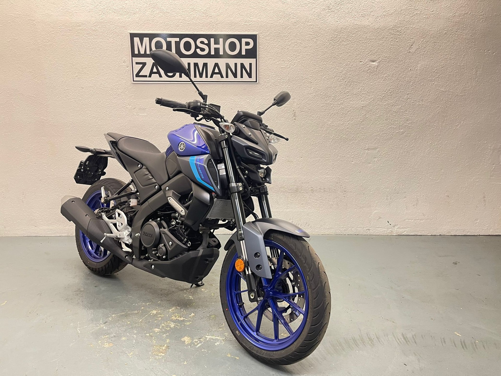 YAMAHA MT-125 ABS-showroom-element-1