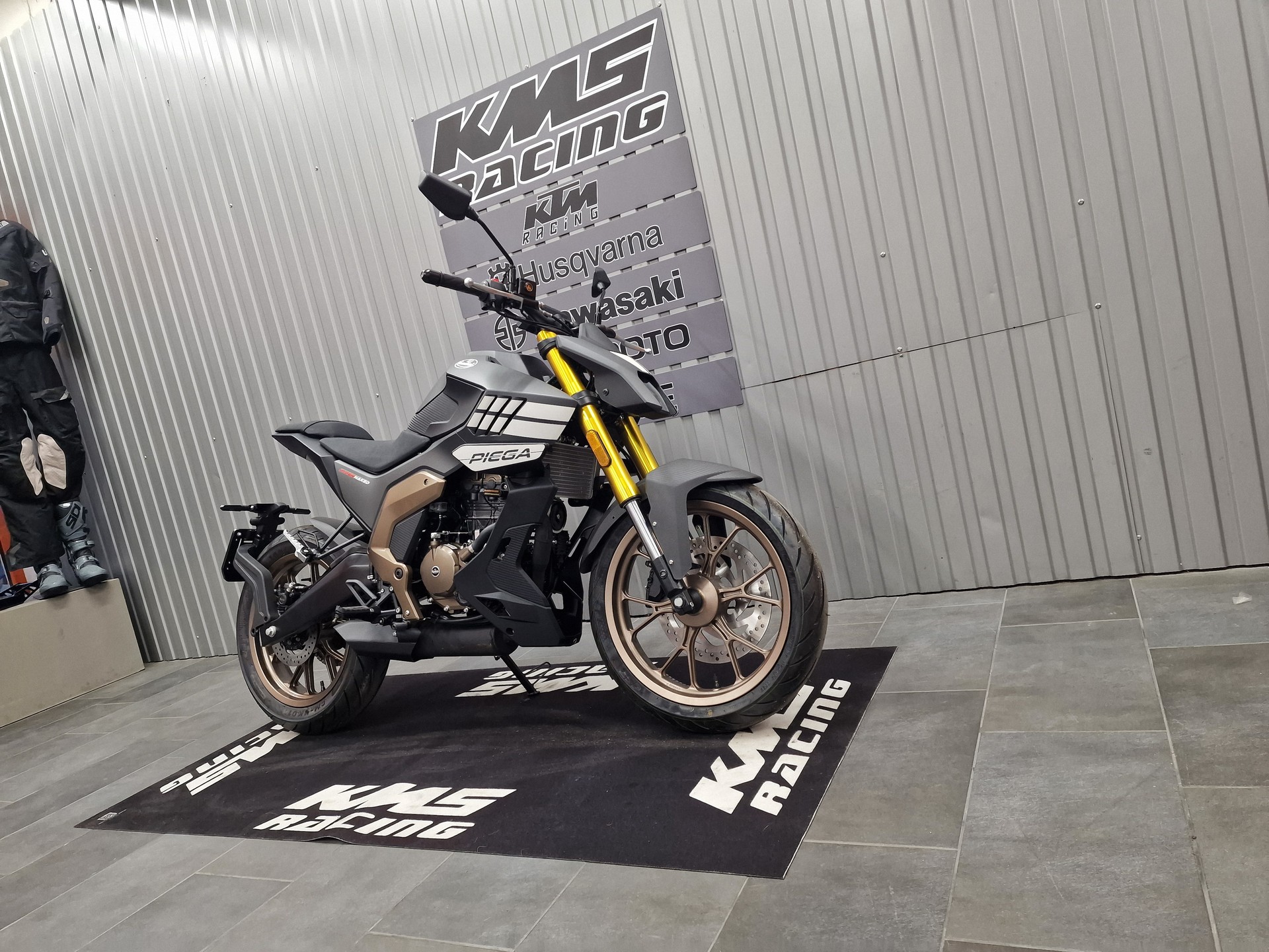 MONDIAL Piega 125 ABS-showroom-element-1