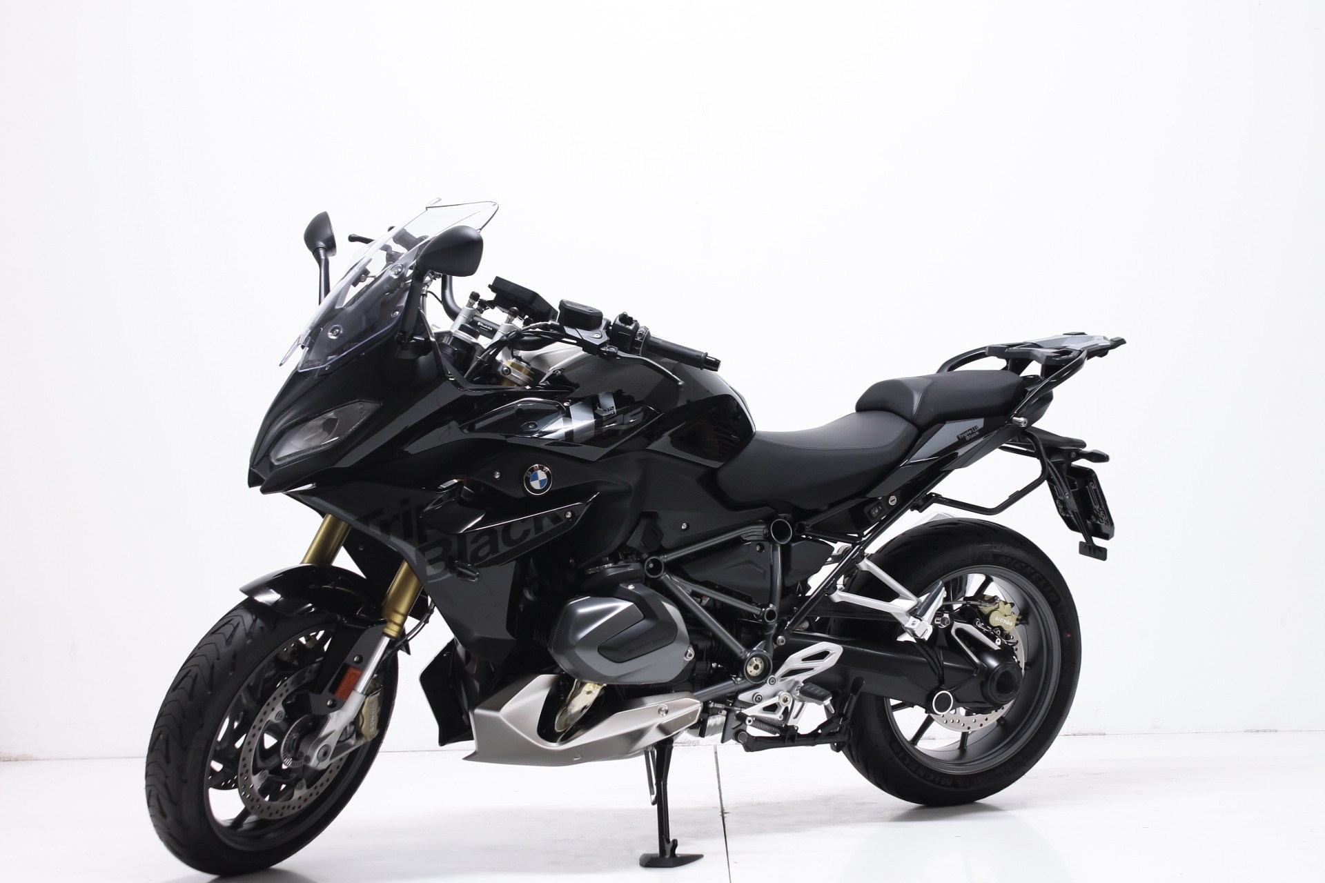 BMW R 1250 RS Triple Black-showroom-element-2