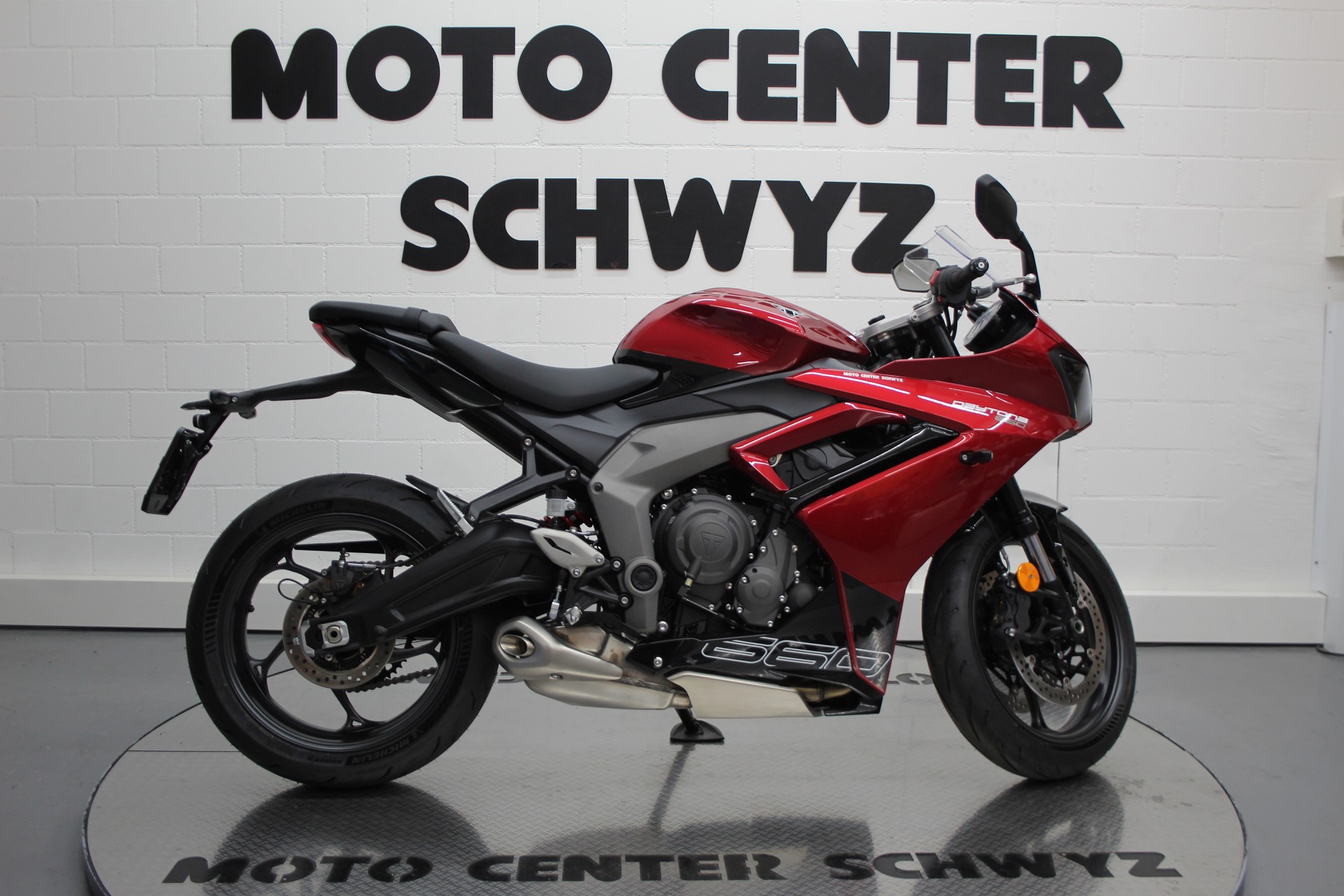 TRIUMPH Daytona 660