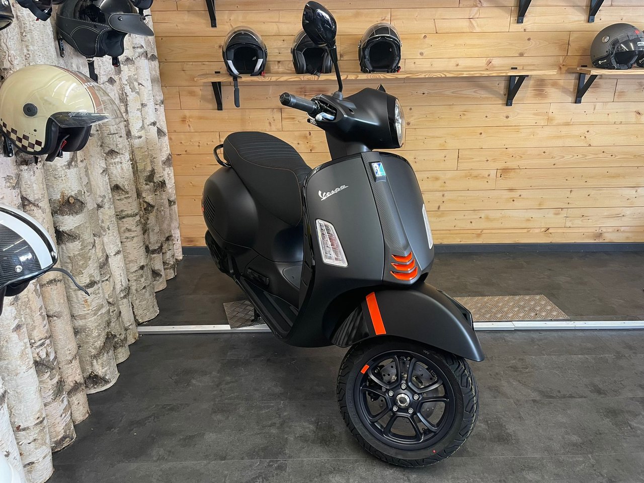 PIAGGIO Vespa GTS 125 Super Sport E5+-showroom-element-3