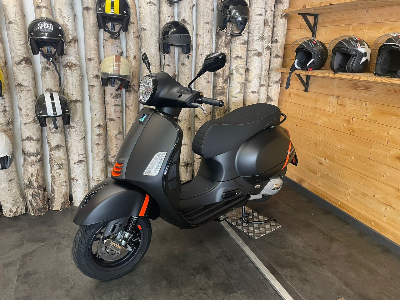 PIAGGIO Vespa GTS 125 Super Sport E5+-showroom-element-1