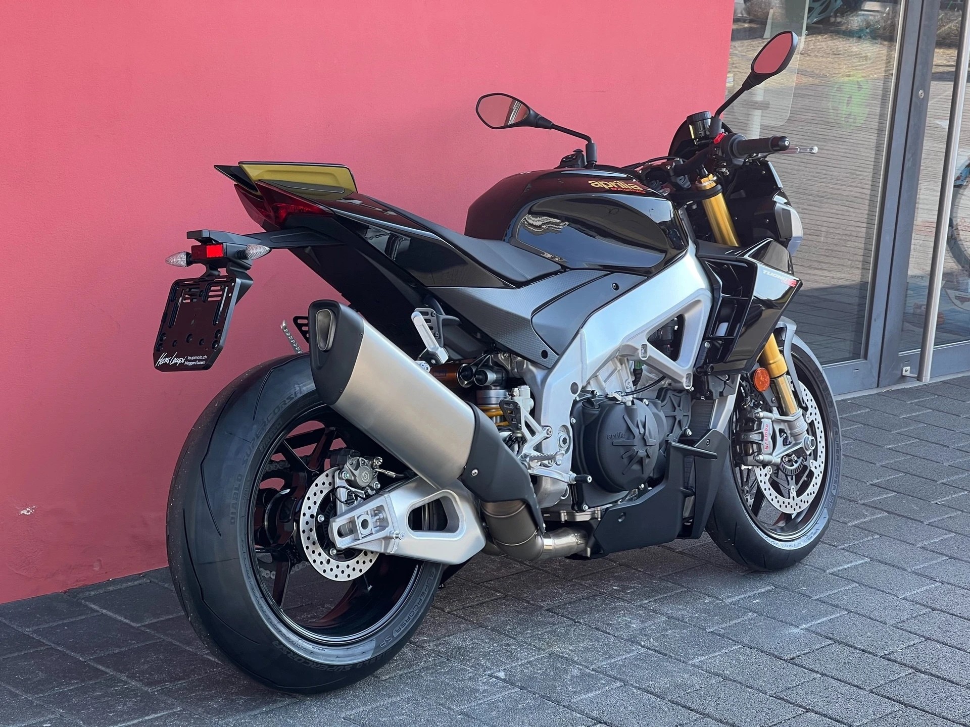APRILIA Tuono V4 1100 Factory - 4 Jahre Garantie-showroom-element-2