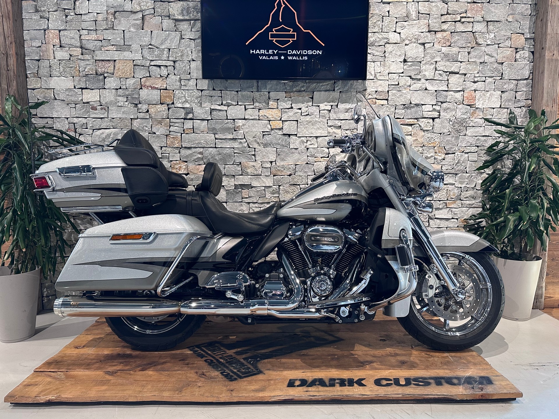 HARLEY-DAVIDSON FLHTKSE