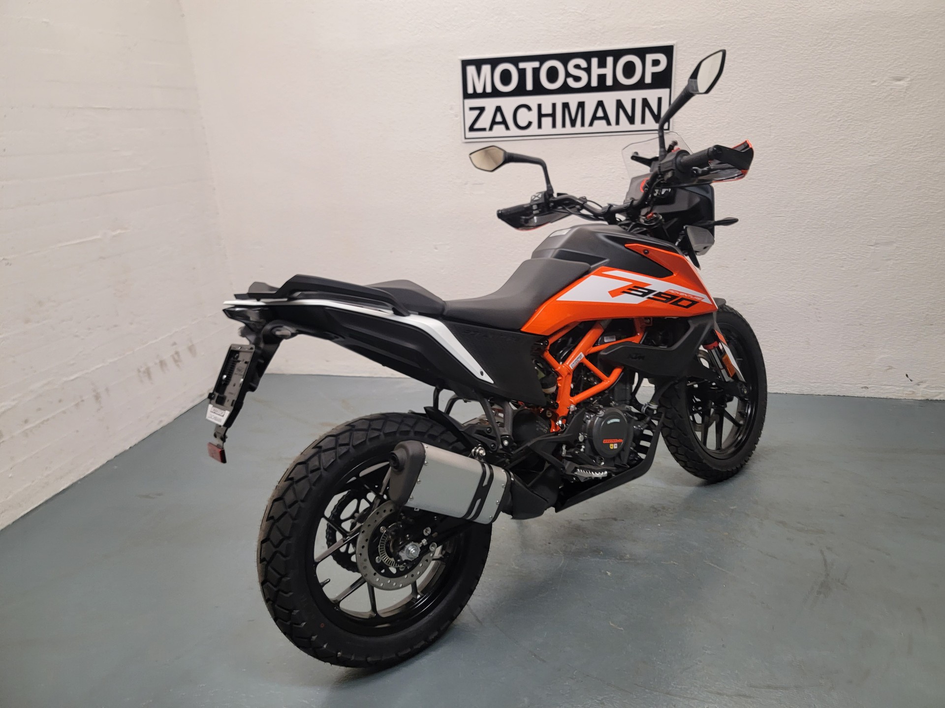 KTM 390 Adventure-showroom-element-1