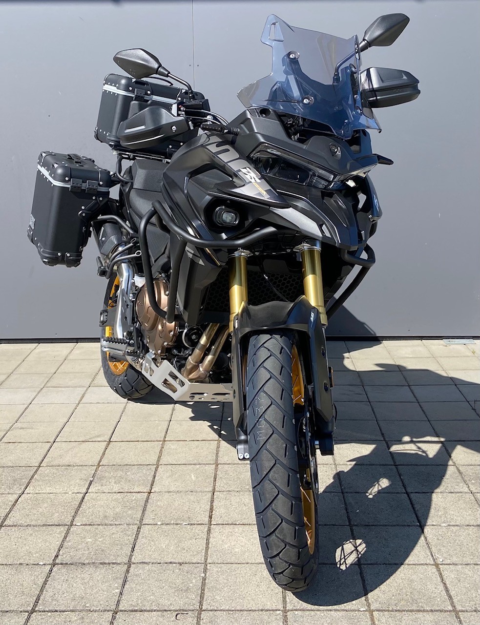 VOGE 625 DSX 35kw / 47kw Black Knight-showroom-element-1