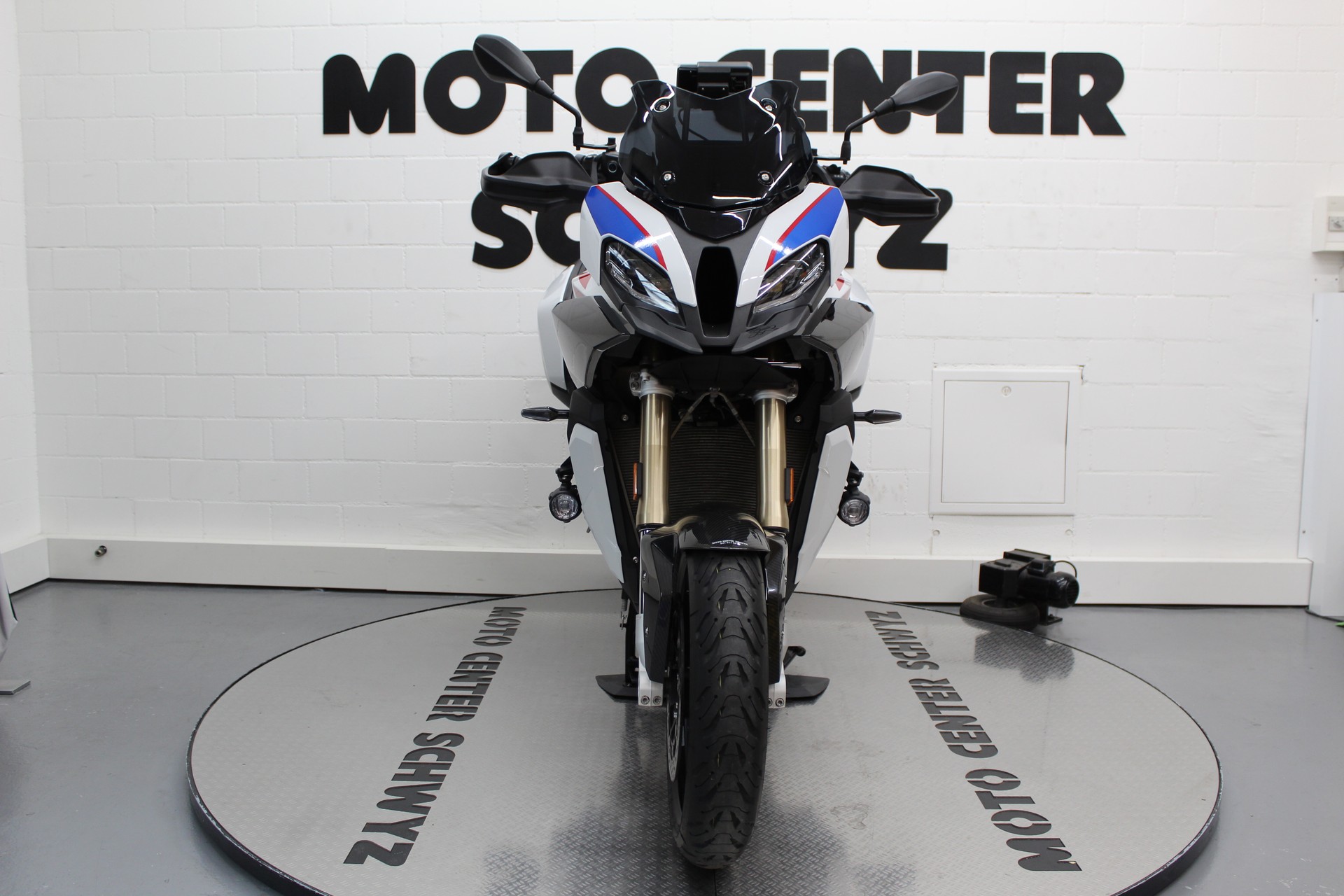 BMW S 1000 XR ABS-showroom-element-2