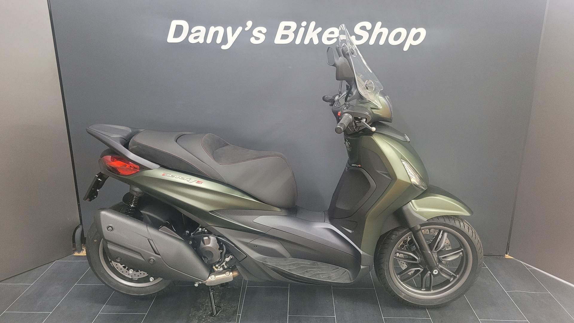 PIAGGIO Beverly 400 Sport-image-0