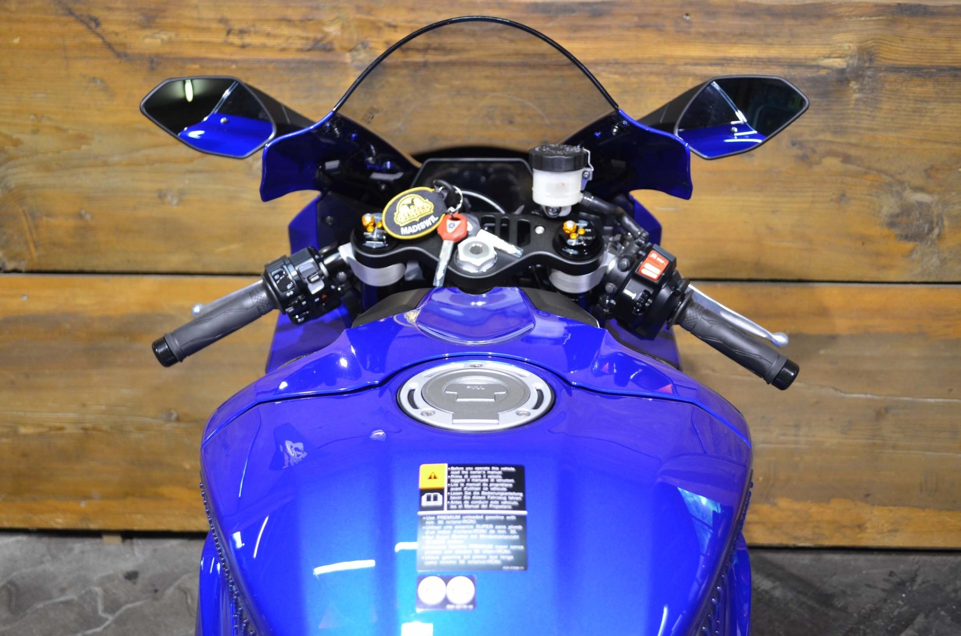YAMAHA YZF-R1 ABS-showroom-element-2