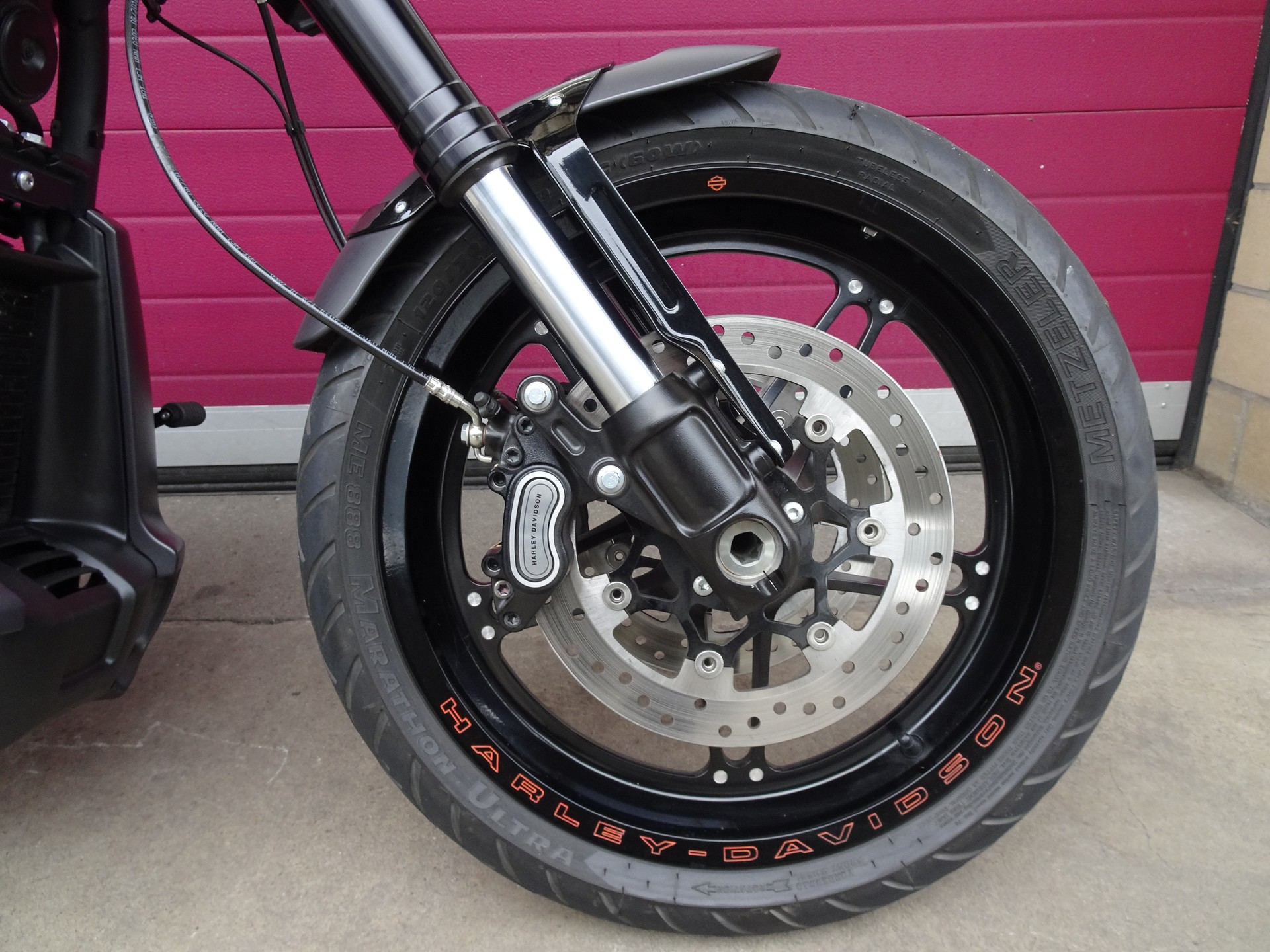 HARLEY-DAVIDSON FXDRS 114 ABS-showroom-element-1