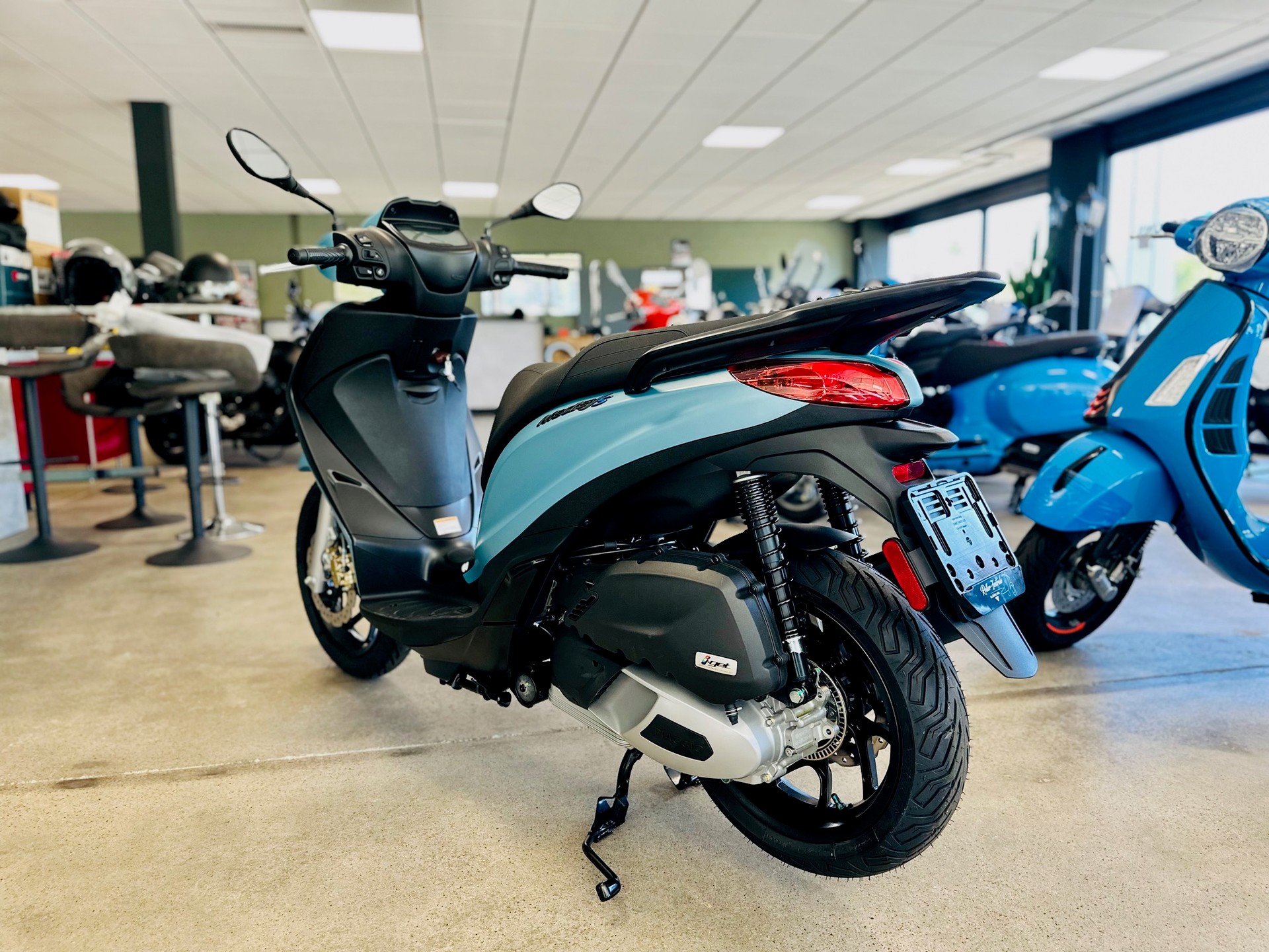 PIAGGIO Medley 125 Sport E5+-image-3