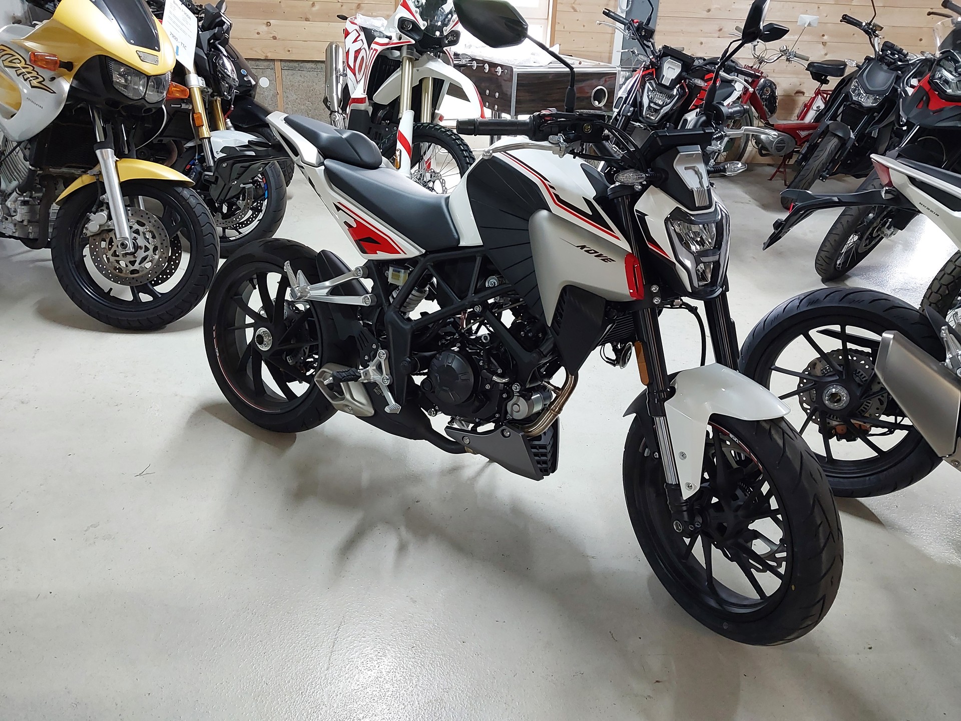 KOVE NK 125 R