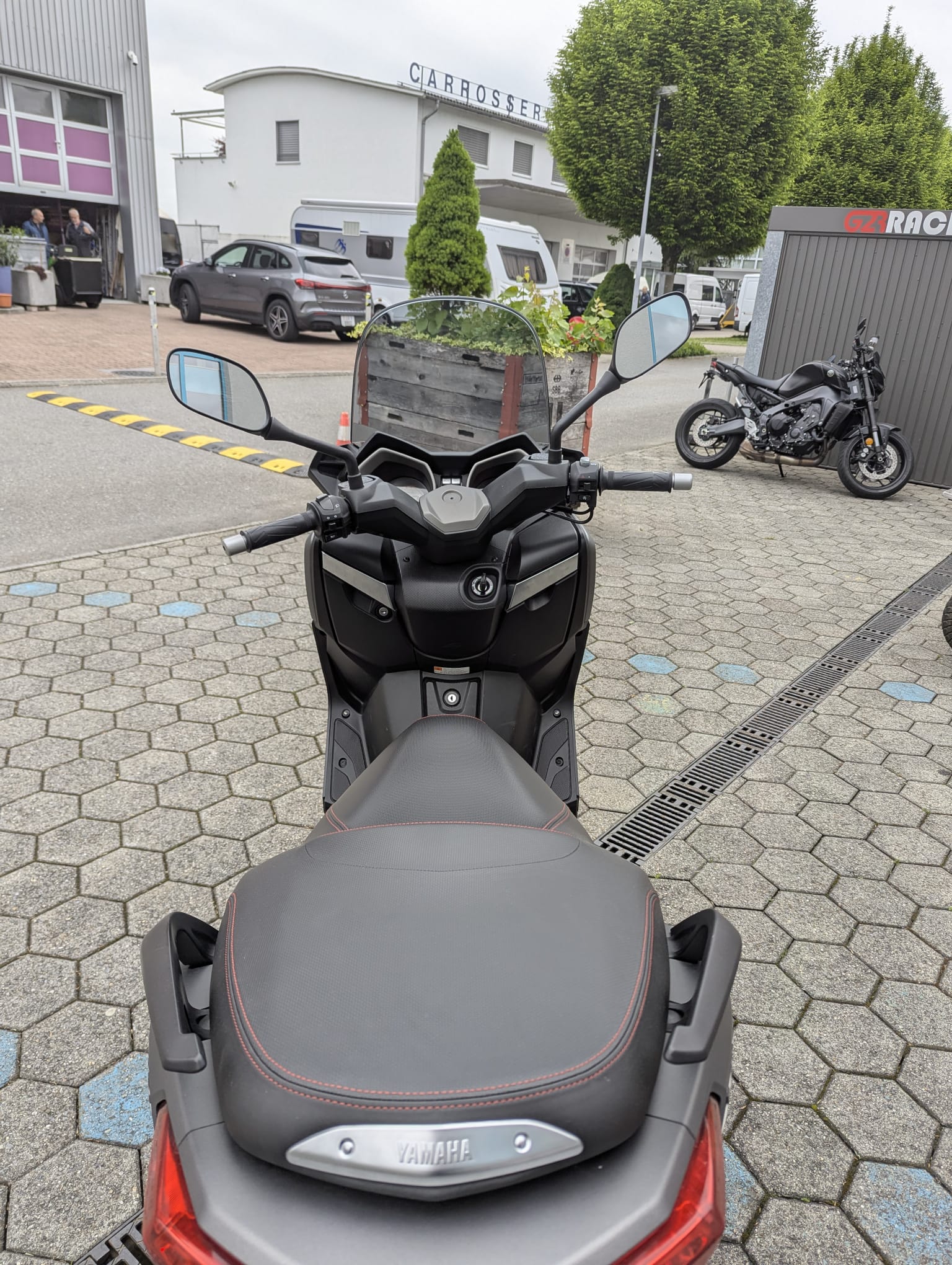 YAMAHA X-Max YP 250 R ABS-image-2