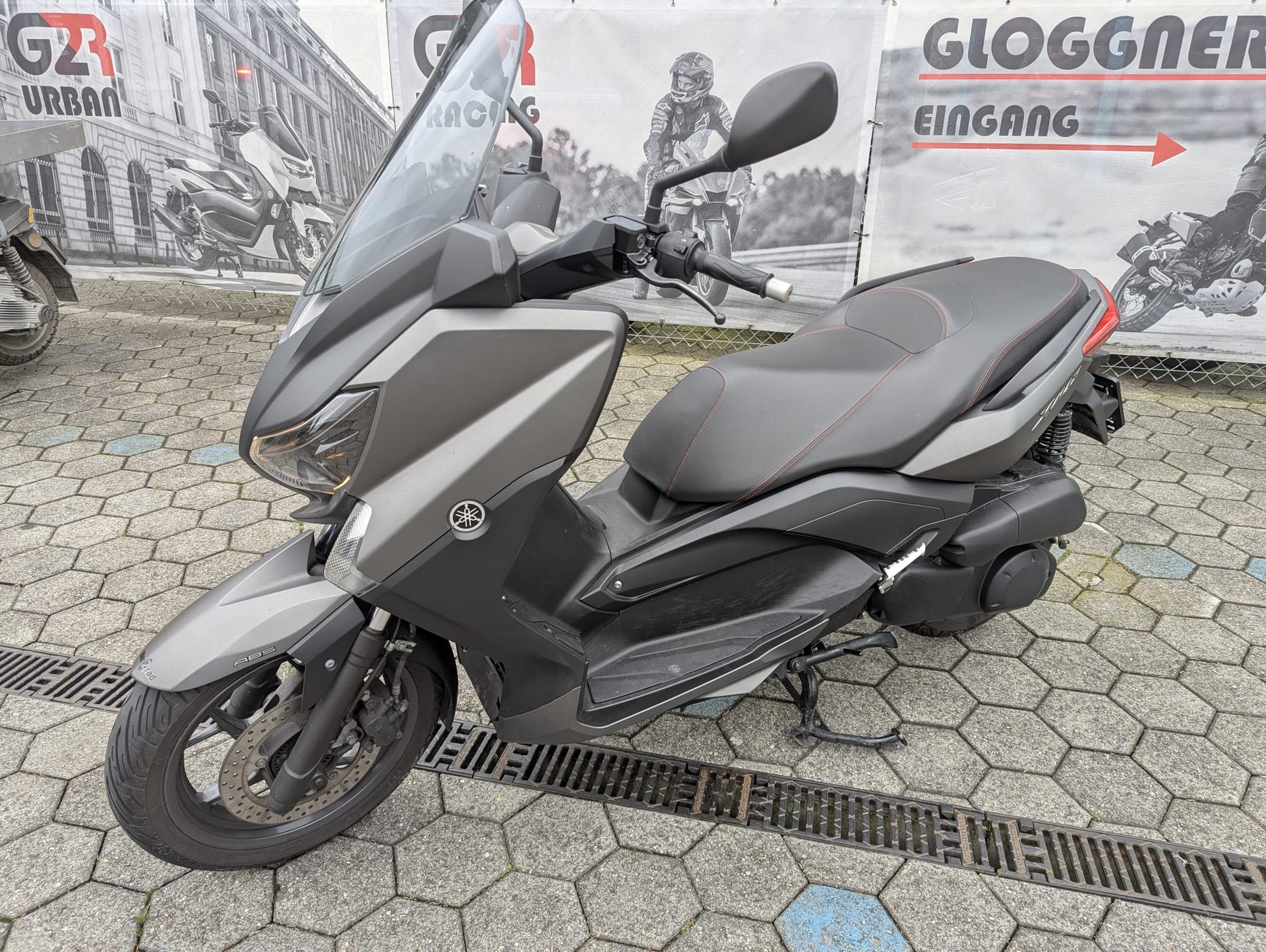 YAMAHA X-Max YP 250 R ABS-image-0